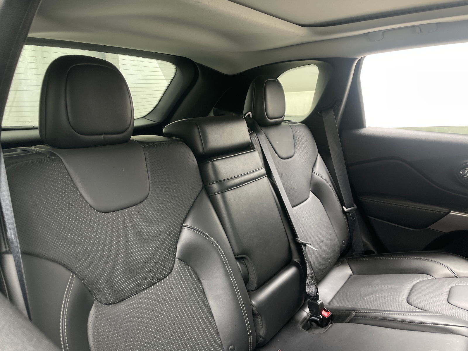 Thumbnail: 2019 Jeep Cherokee - 5