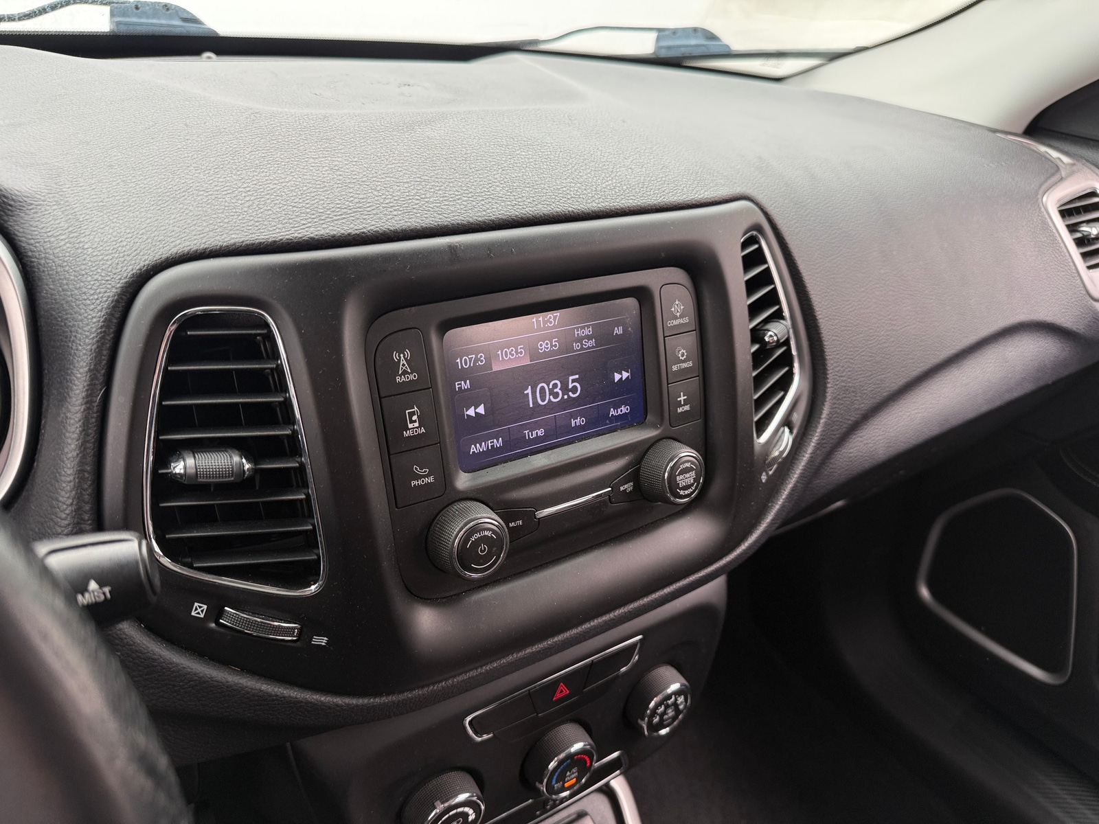 Thumbnail: 2017 Jeep Compass - 4