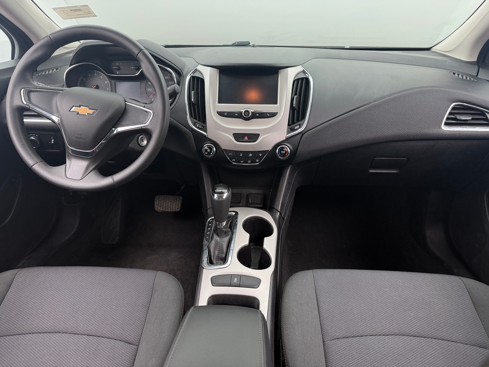 Thumbnail: 2017 Chevrolet Cruze - 3