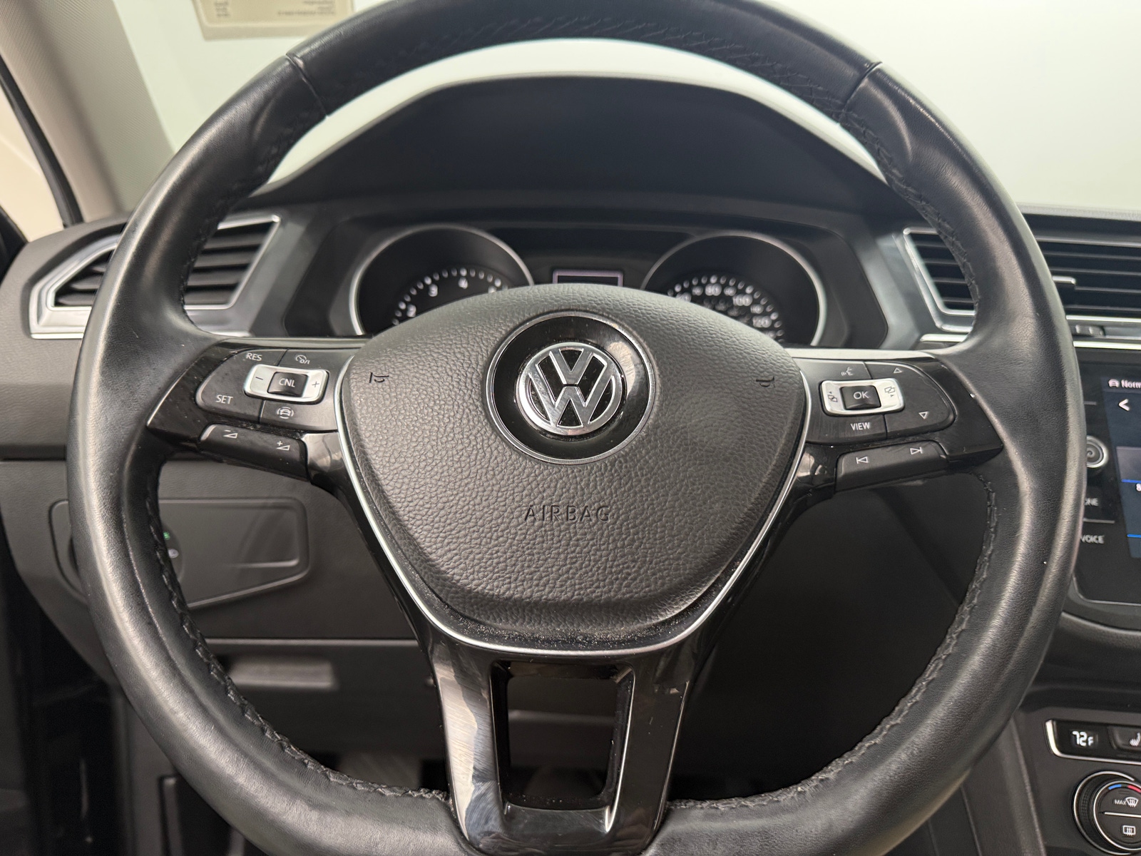 Thumbnail: 2019 Volkswagen Tiguan - 4