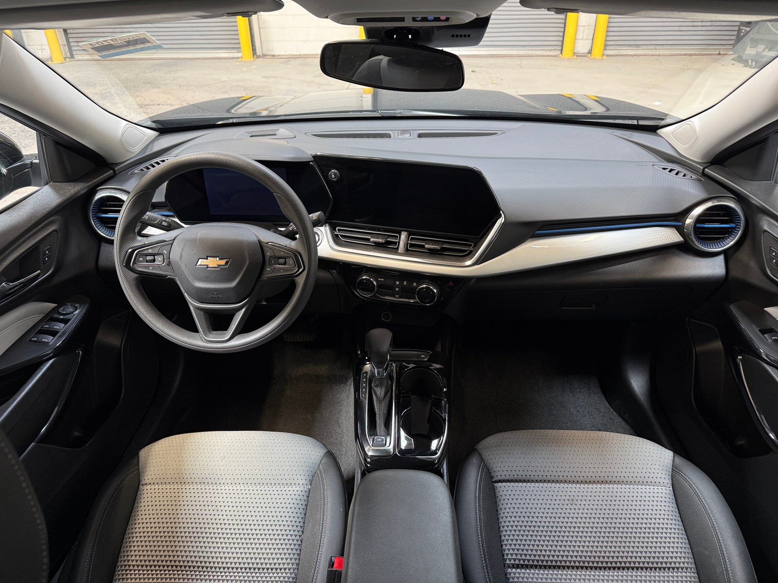 Thumbnail: 2025 Chevrolet Trax - 3