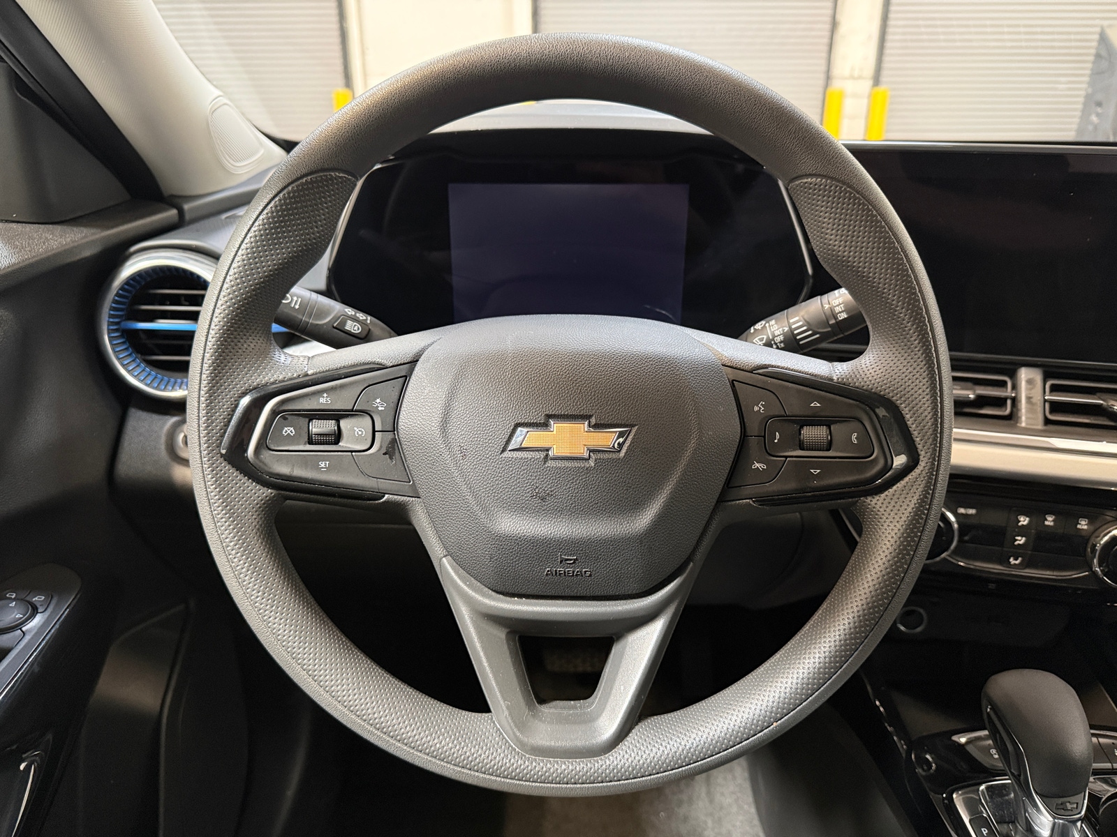 Thumbnail: 2025 Chevrolet Trax - 5