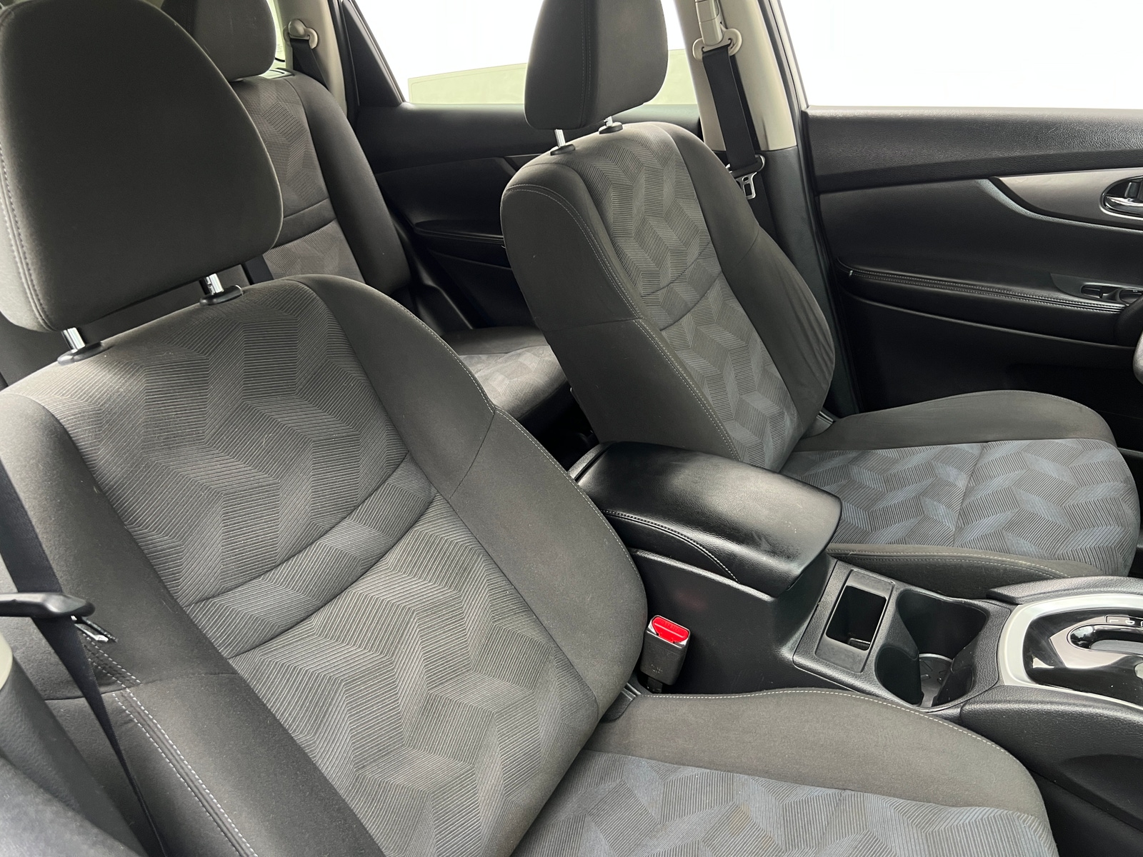 Thumbnail: 2016 Nissan Rogue - 2