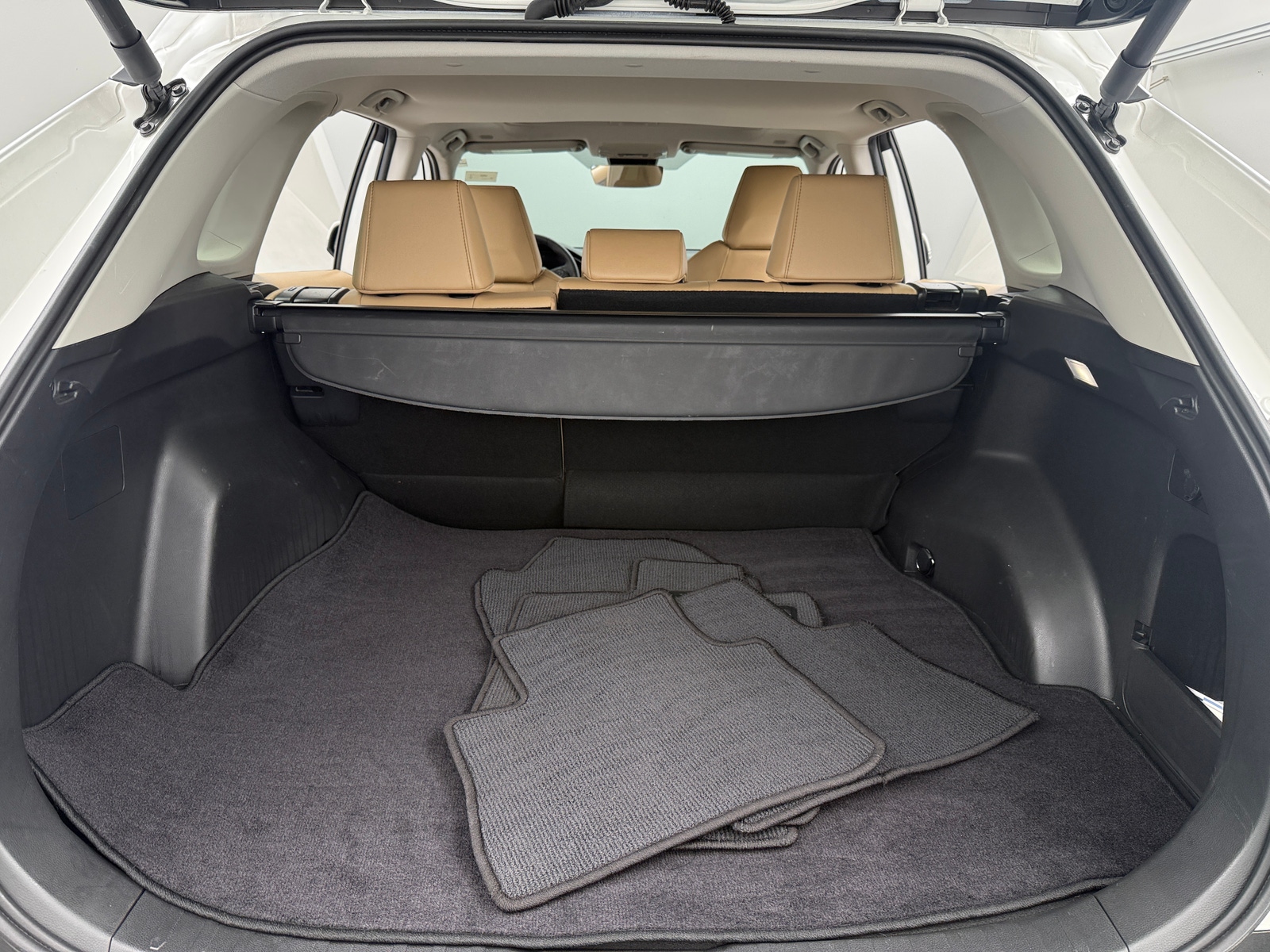 Thumbnail: 2024 Toyota RAV4 - 6