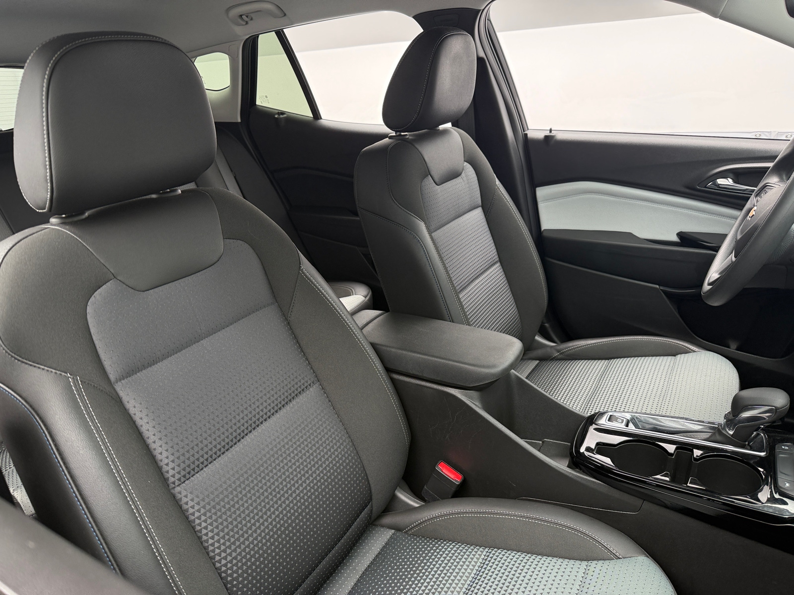 Thumbnail: 2025 Chevrolet Trax - 2