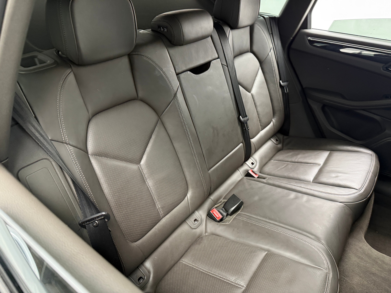 Thumbnail: 2016 Porsche Macan - 5