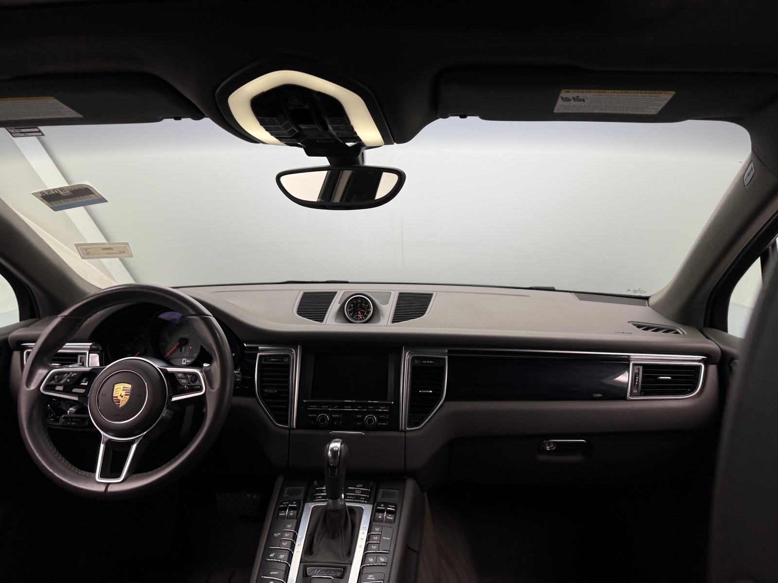 Thumbnail: 2016 Porsche Macan - 2