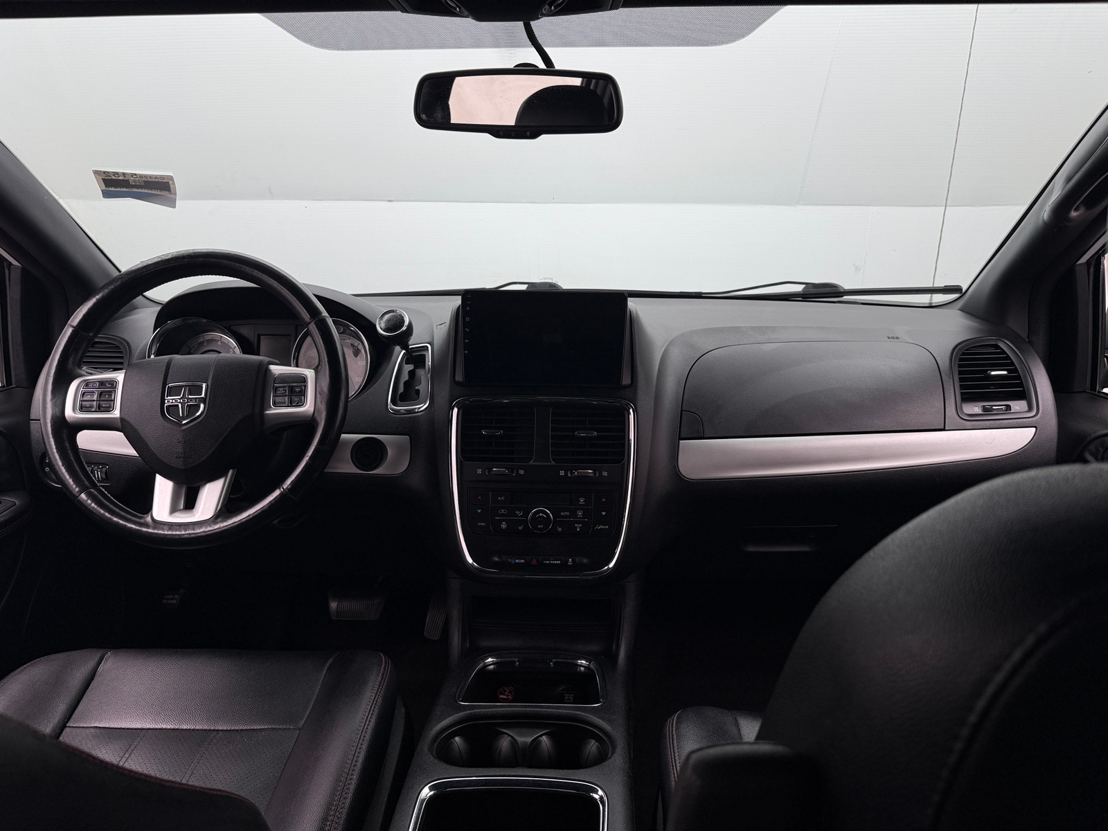 Thumbnail: 2017 Dodge Grand Caravan - 2