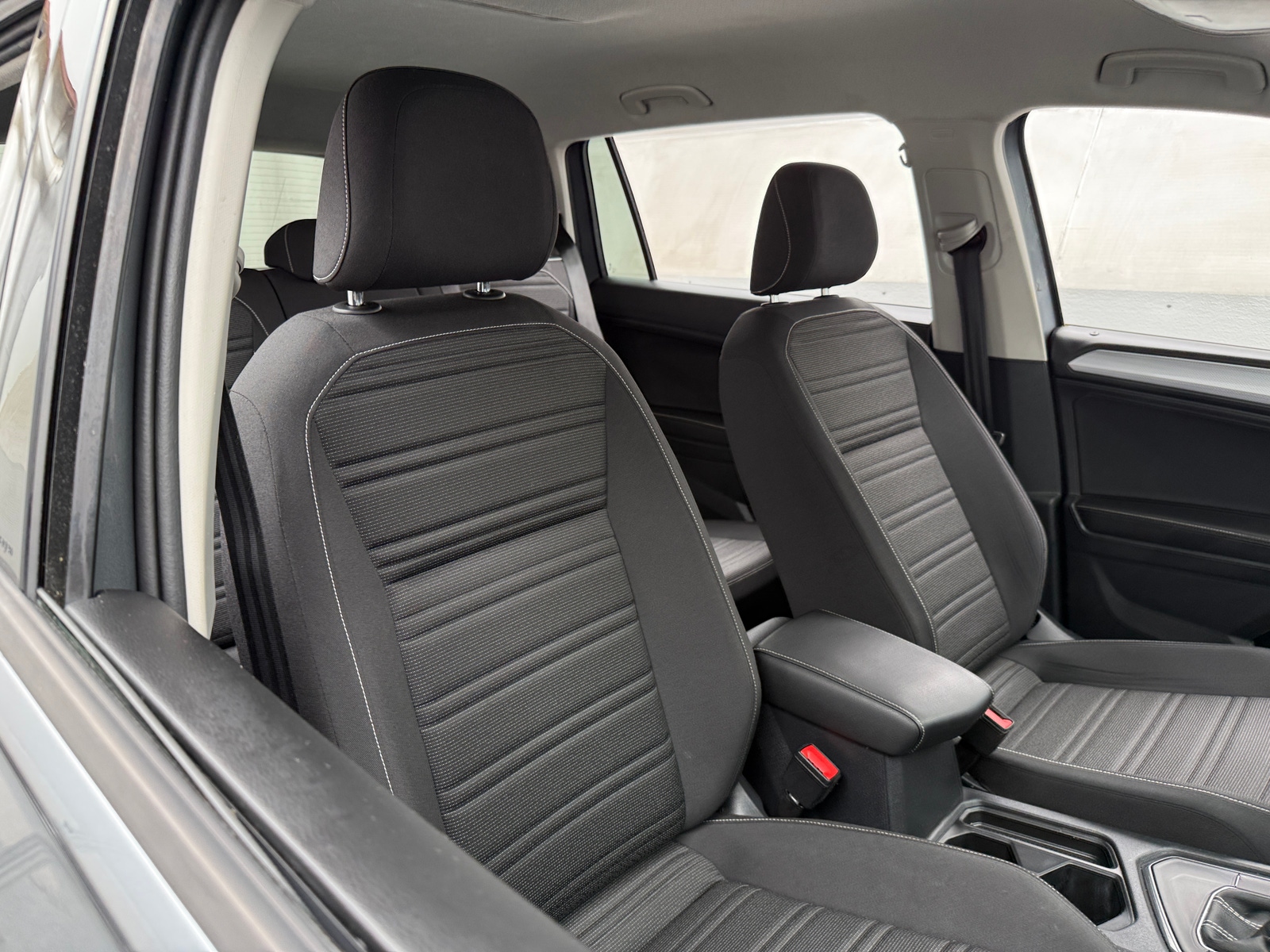 Thumbnail: 2023 Volkswagen Tiguan - 2