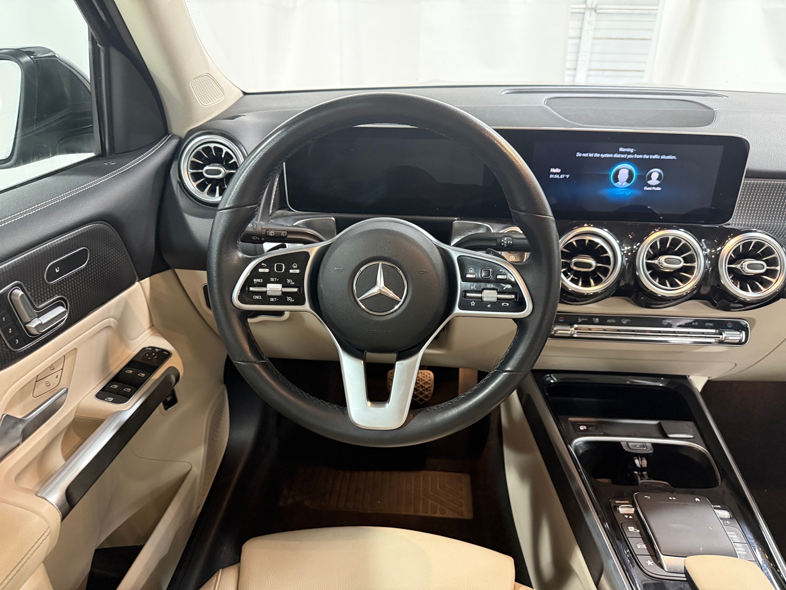 Thumbnail: 2021 Mercedes-Benz GLB - 4