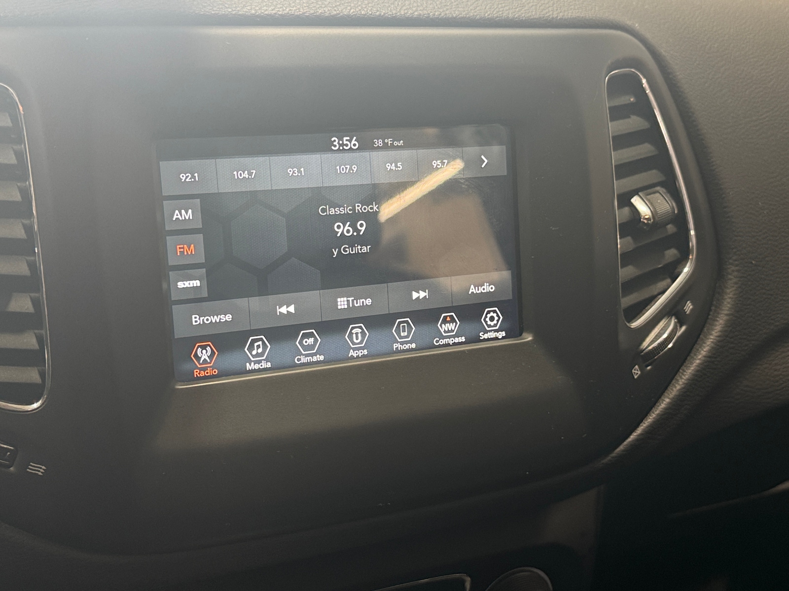 Thumbnail: 2019 Jeep Compass - 4