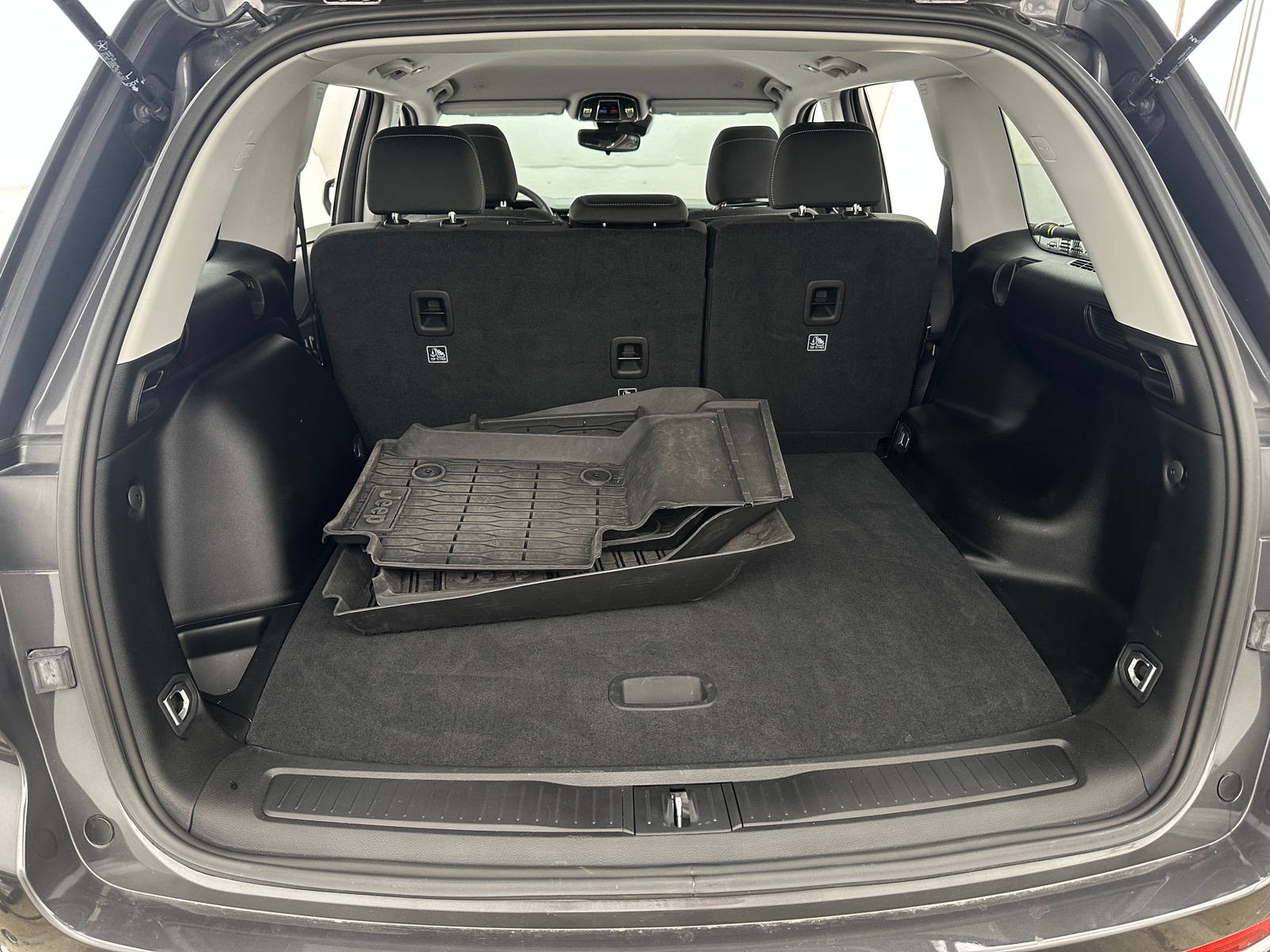 Thumbnail: 2023 Jeep Grand Cherokee - 7