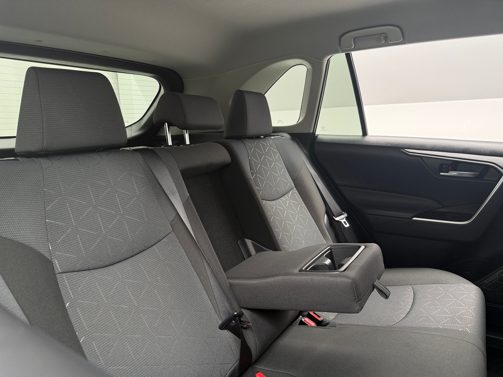 Thumbnail: 2025 Toyota RAV4 - 6