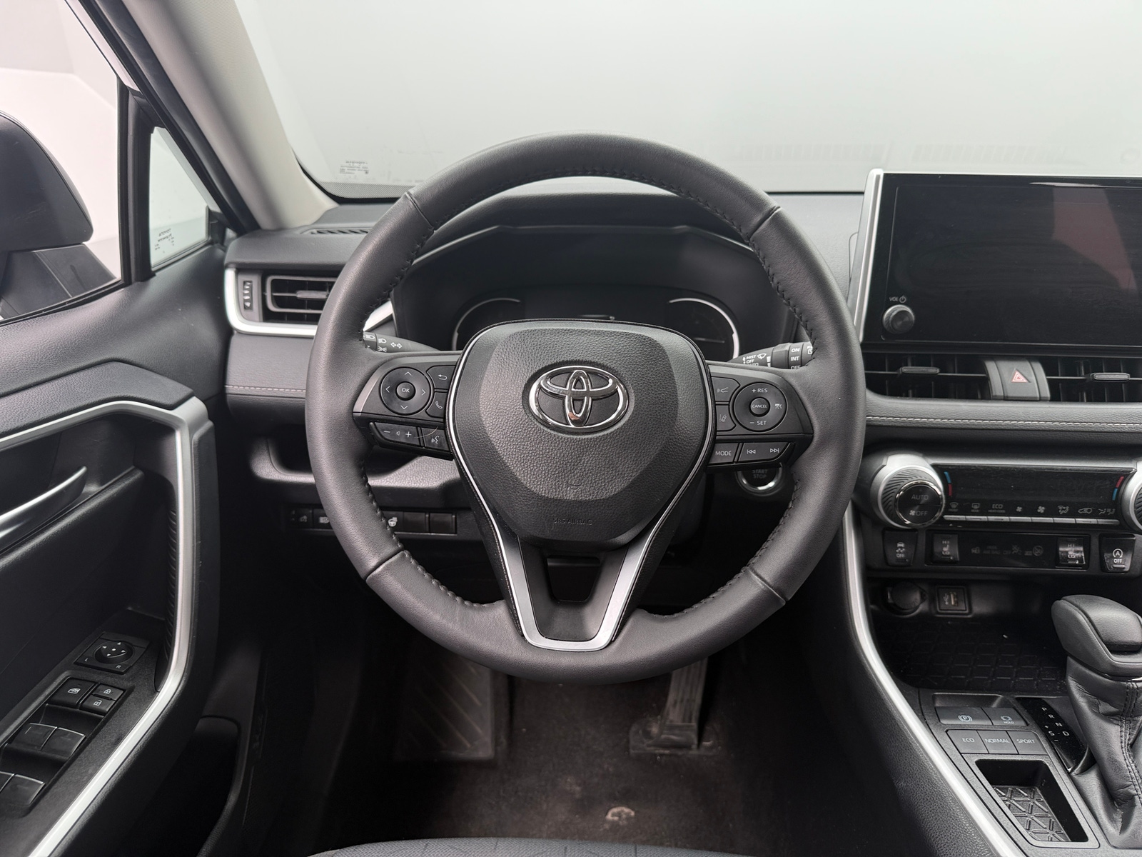 Thumbnail: 2025 Toyota RAV4 - 5