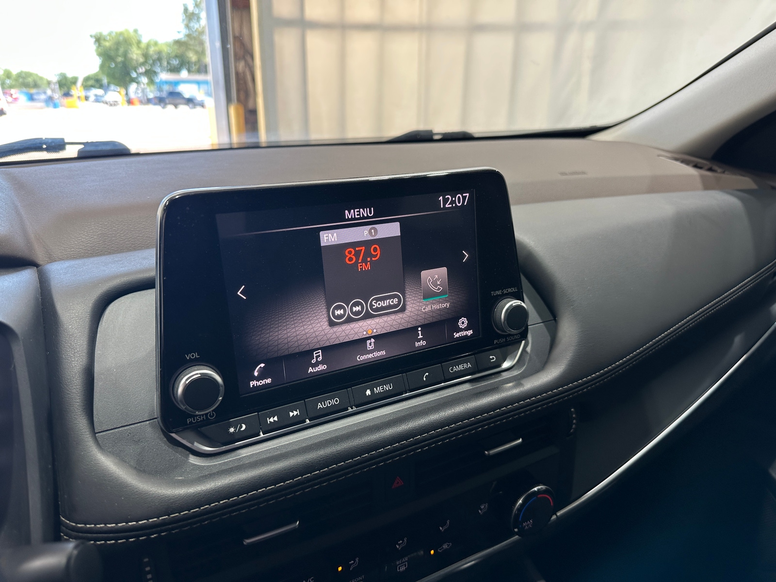 Thumbnail: 2022 Nissan Rogue - 4