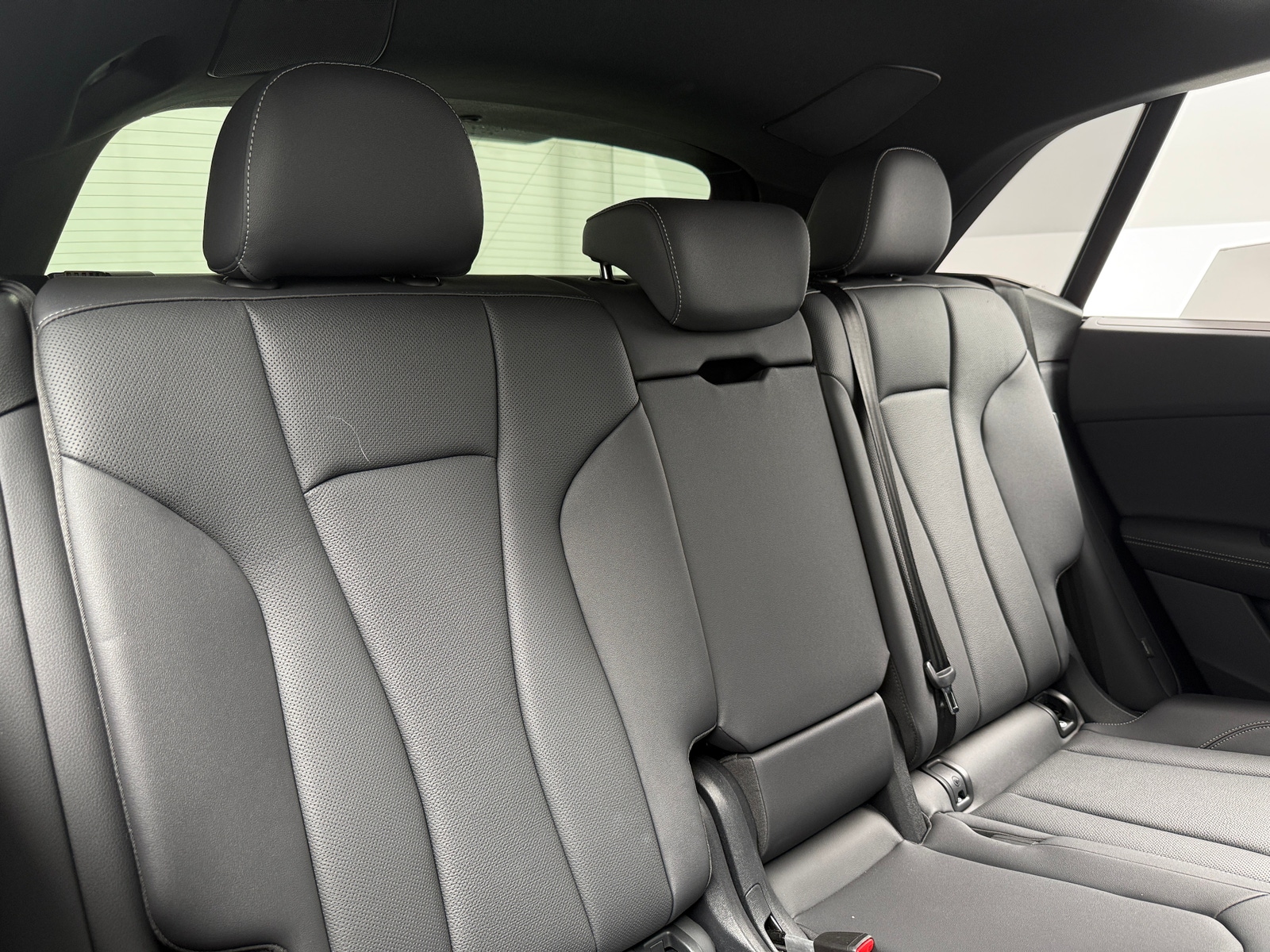 Thumbnail: 2025 Audi Q8 - 5