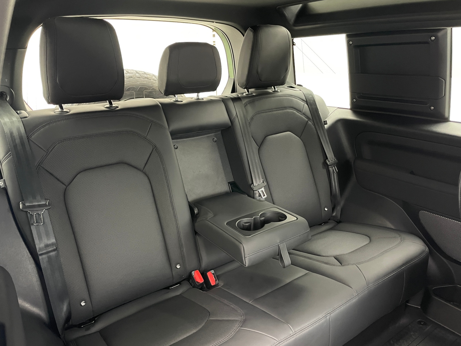 Thumbnail: 2023 Land Rover Defender - 5