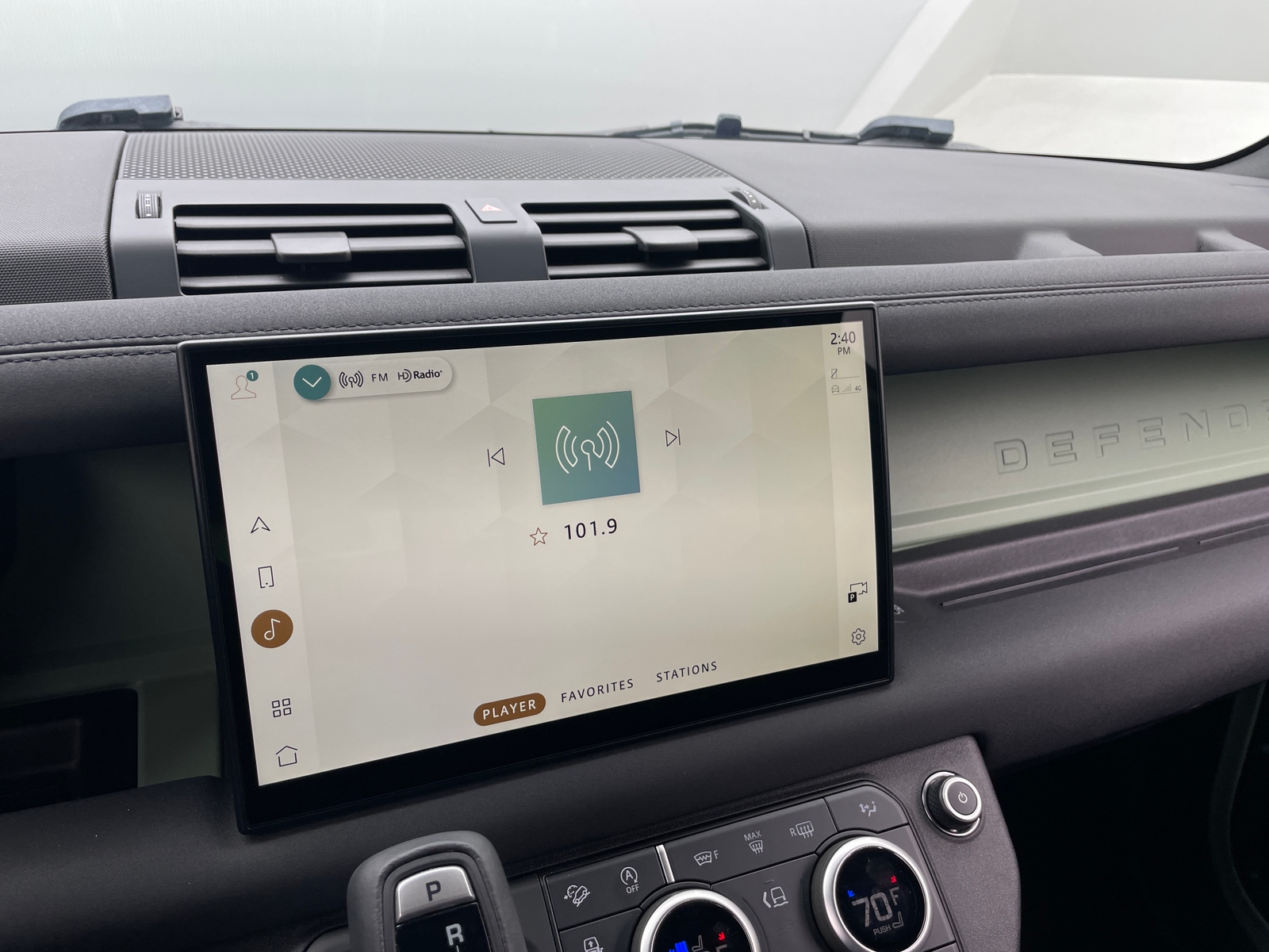 Thumbnail: 2023 Land Rover Defender - 3