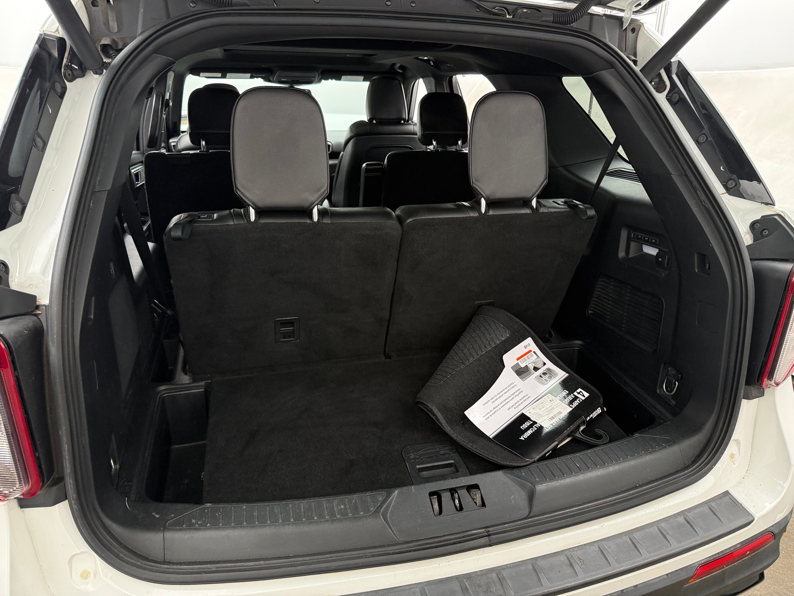 Thumbnail: 2020 Ford Explorer - 6