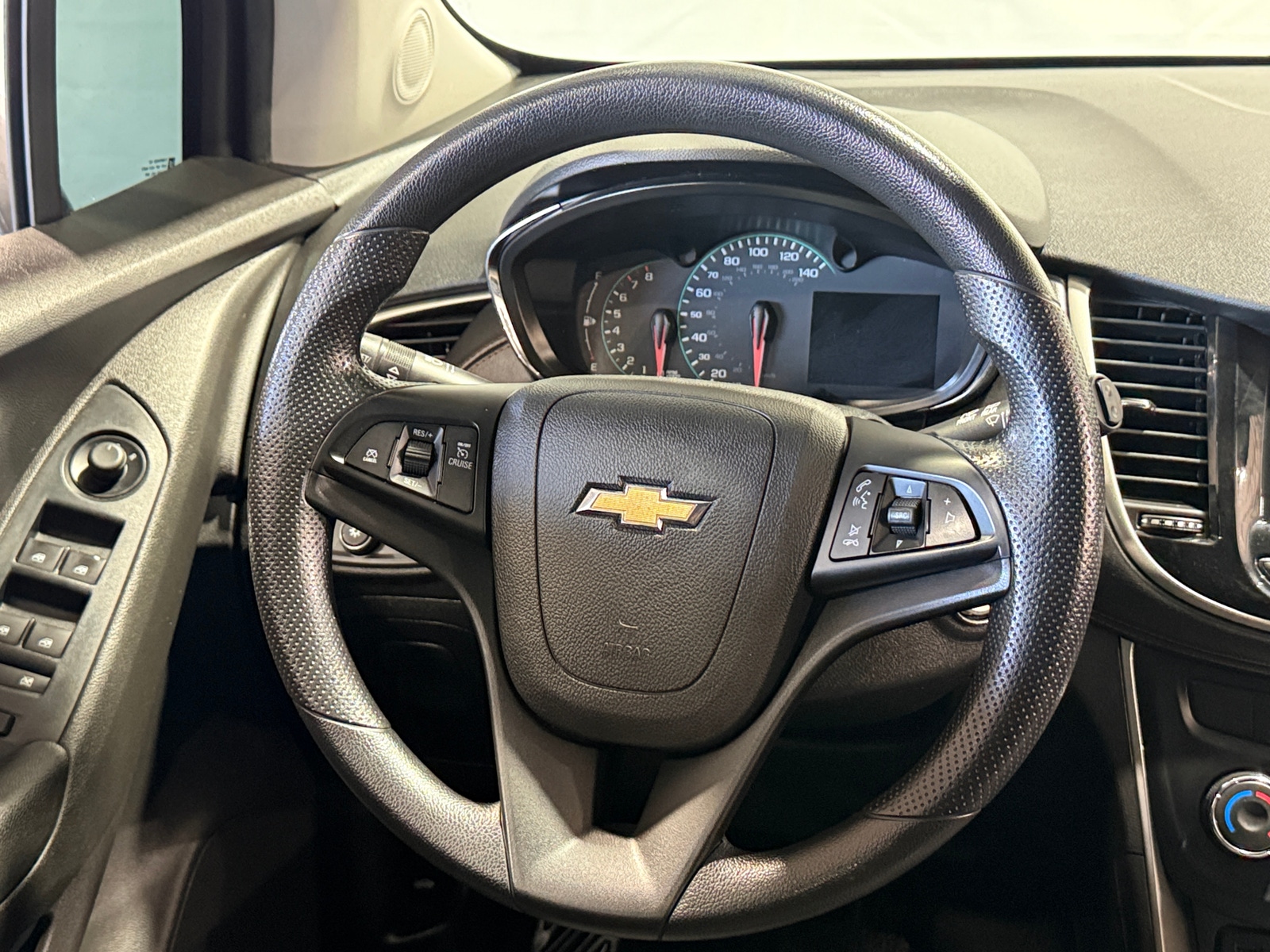 Thumbnail: 2020 Chevrolet Trax - 5