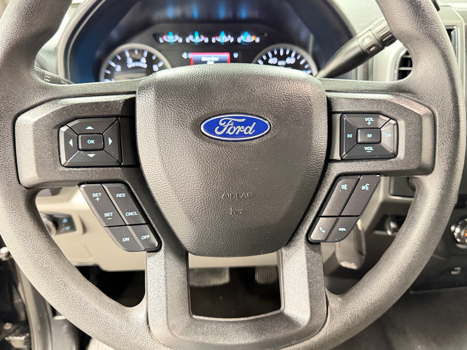 Thumbnail: 2019 Ford Econoline - 5