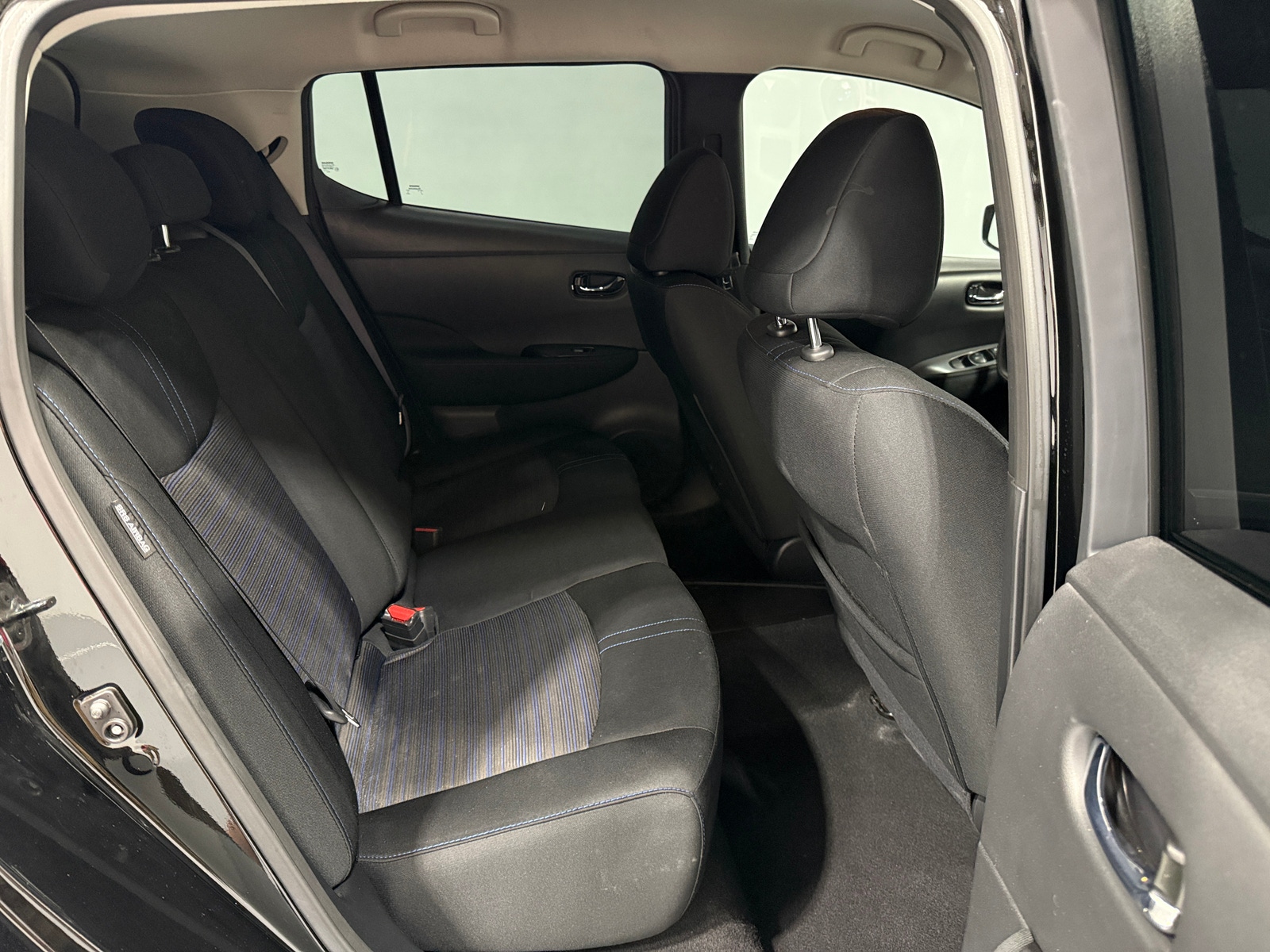 Thumbnail: 2022 Nissan Leaf - 6