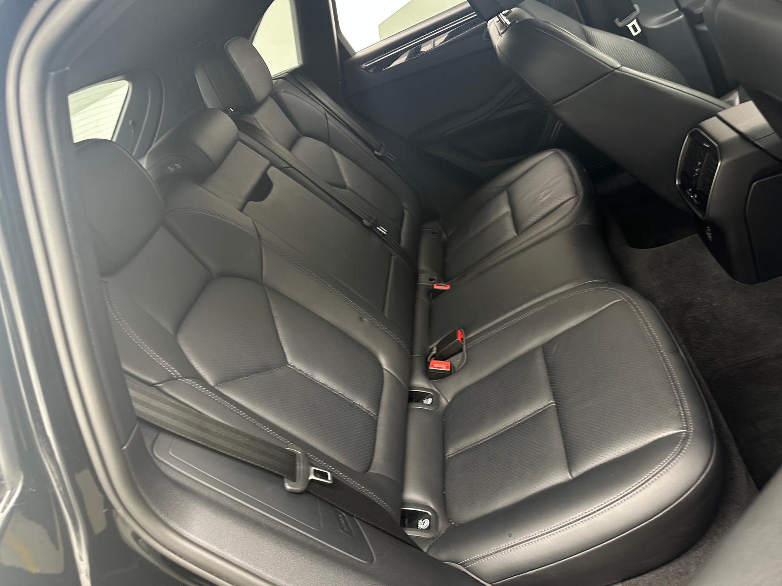 Thumbnail: 2023 Porsche Macan - 5