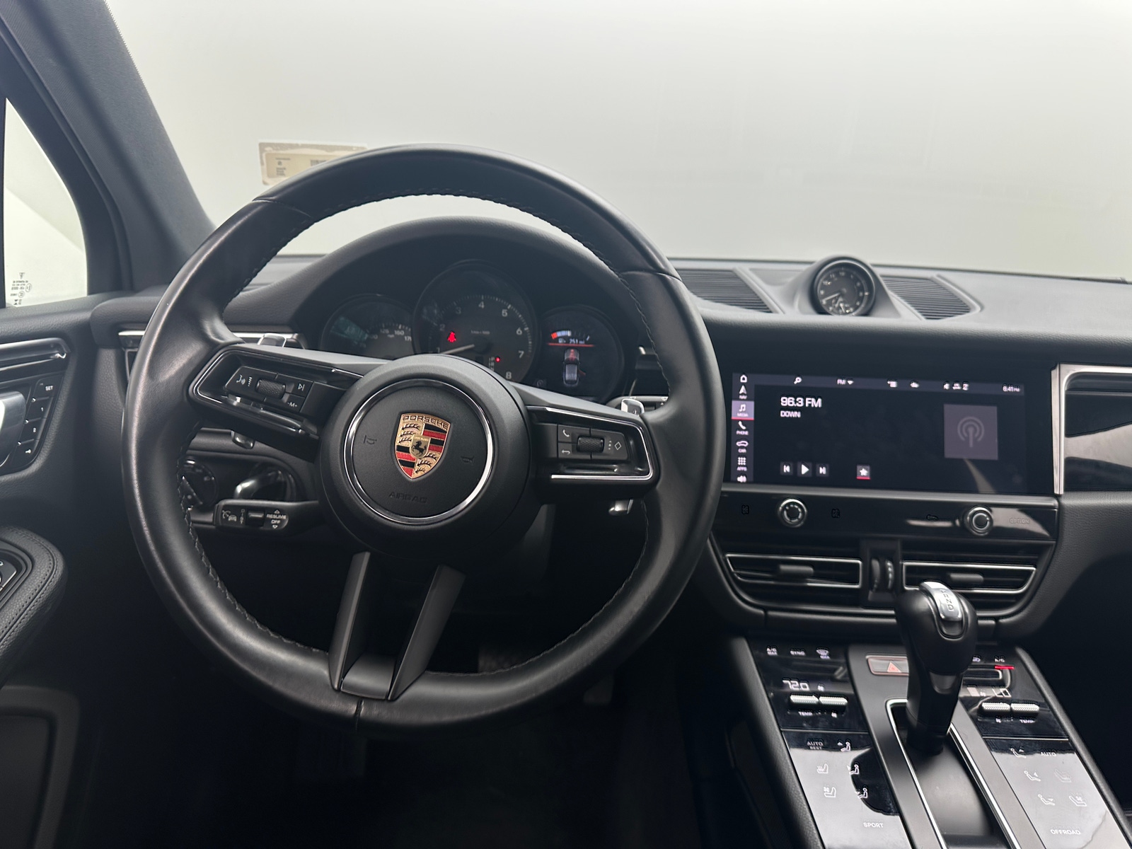 Thumbnail: 2023 Porsche Macan - 4