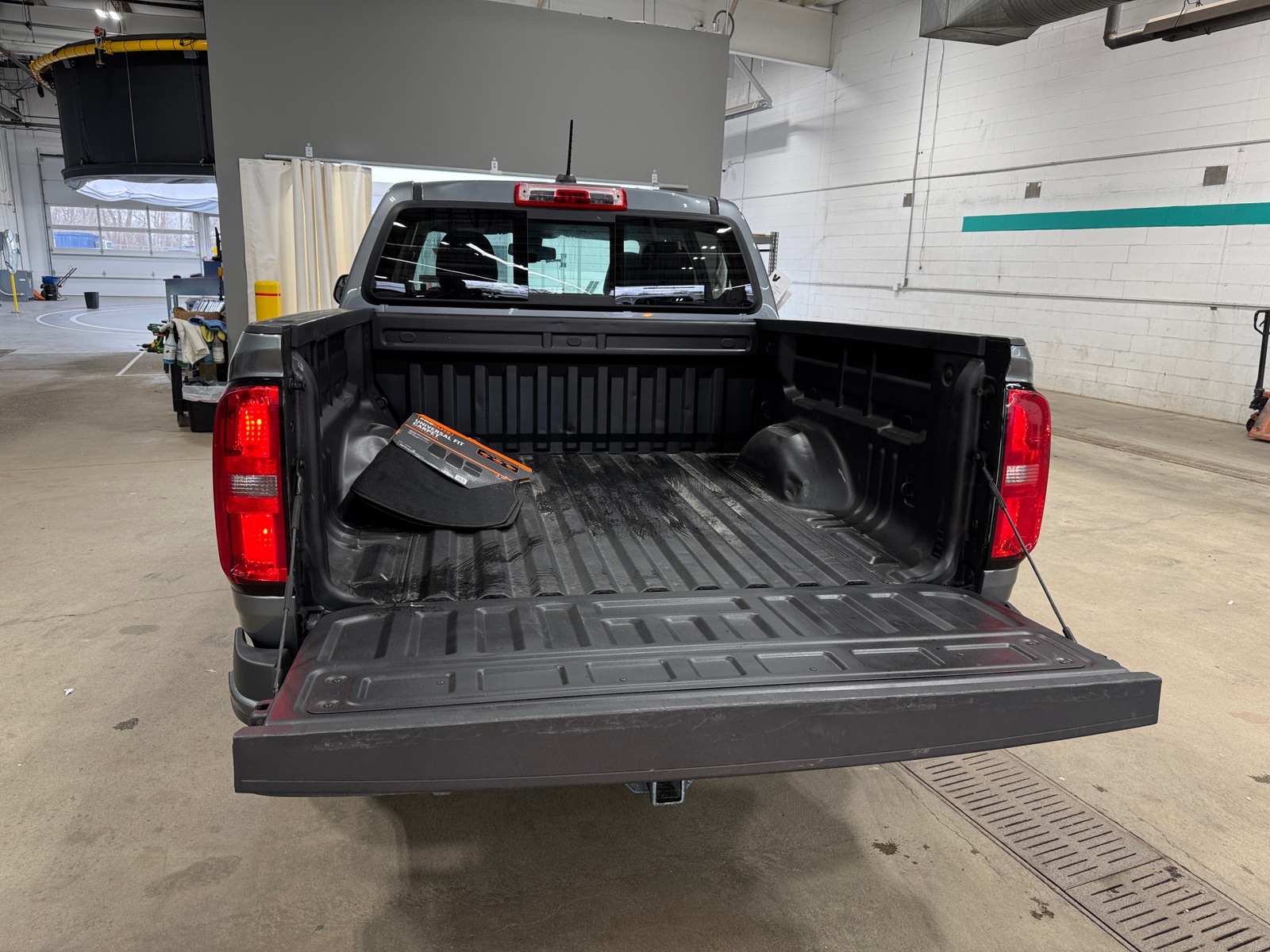 Thumbnail: 2022 Chevrolet Colorado - 6