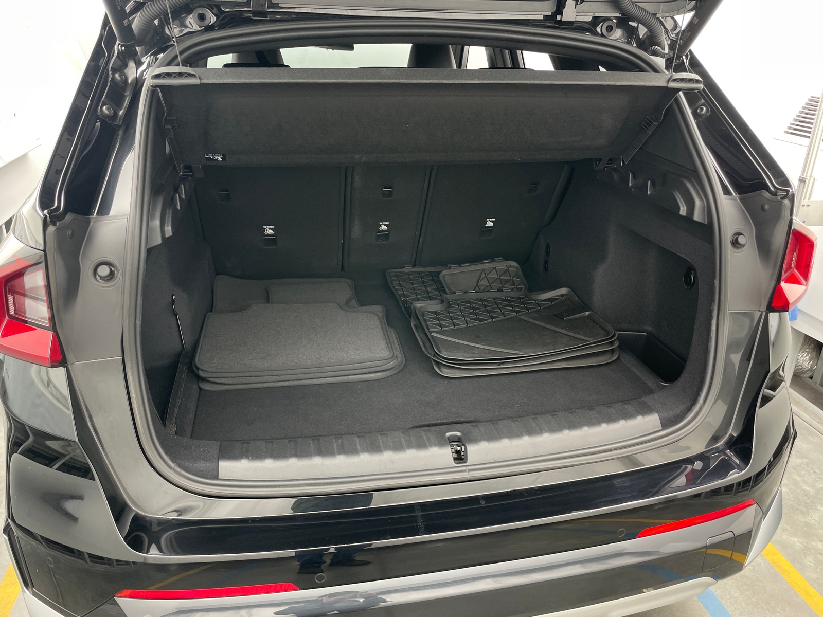 Thumbnail: 2025 BMW X1 - 6