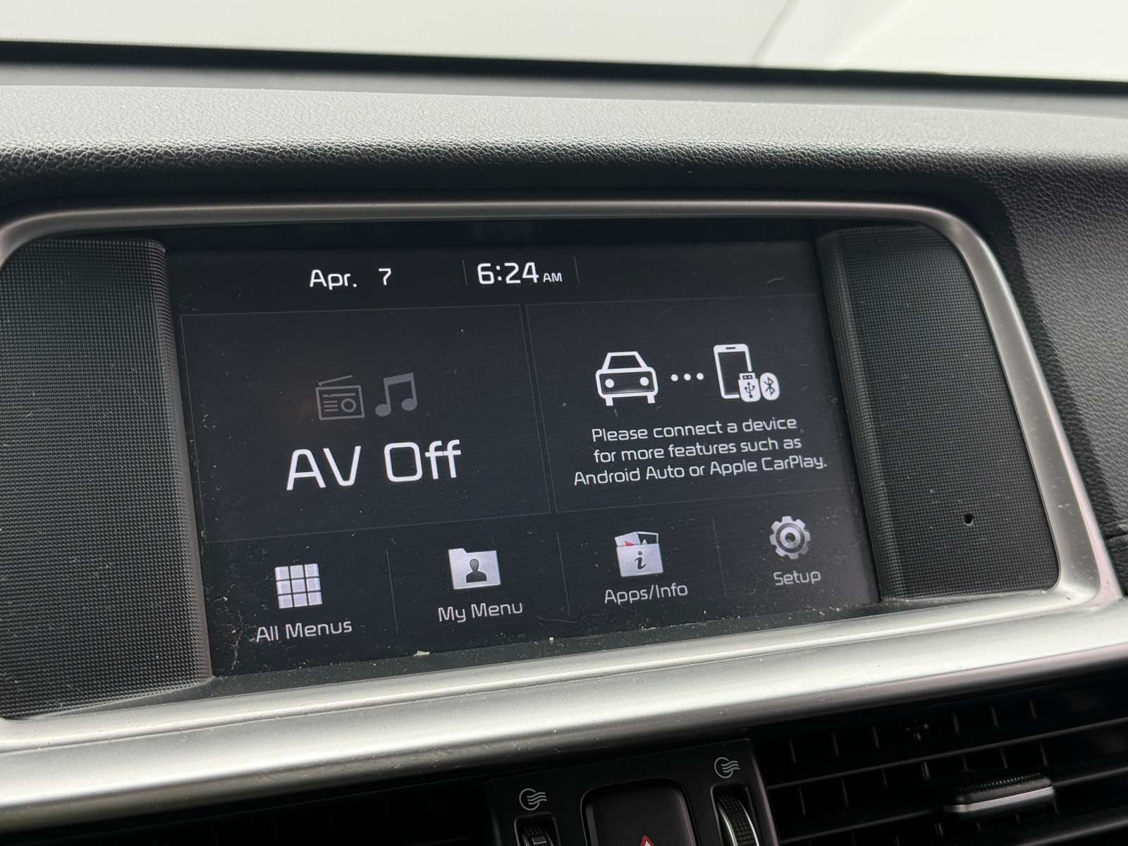 Thumbnail: 2019 Kia Optima - 4