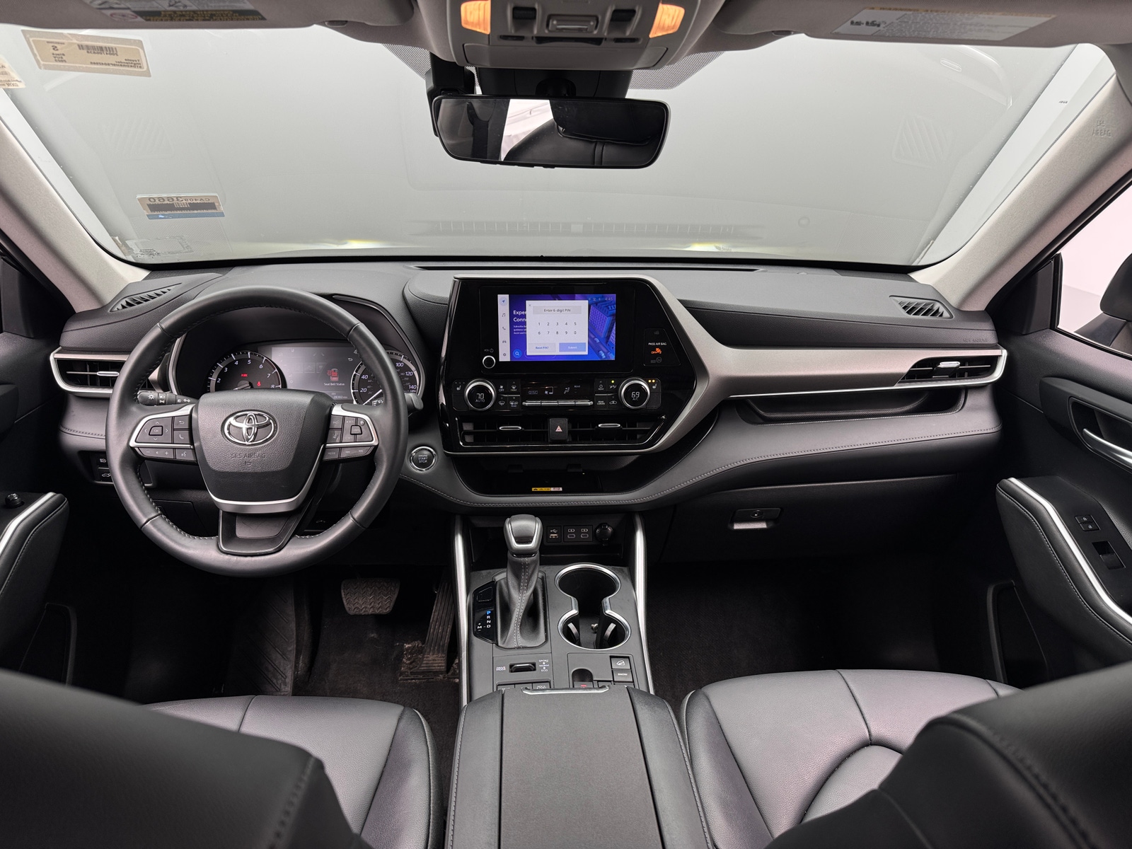 Thumbnail: 2023 Toyota Highlander - 2