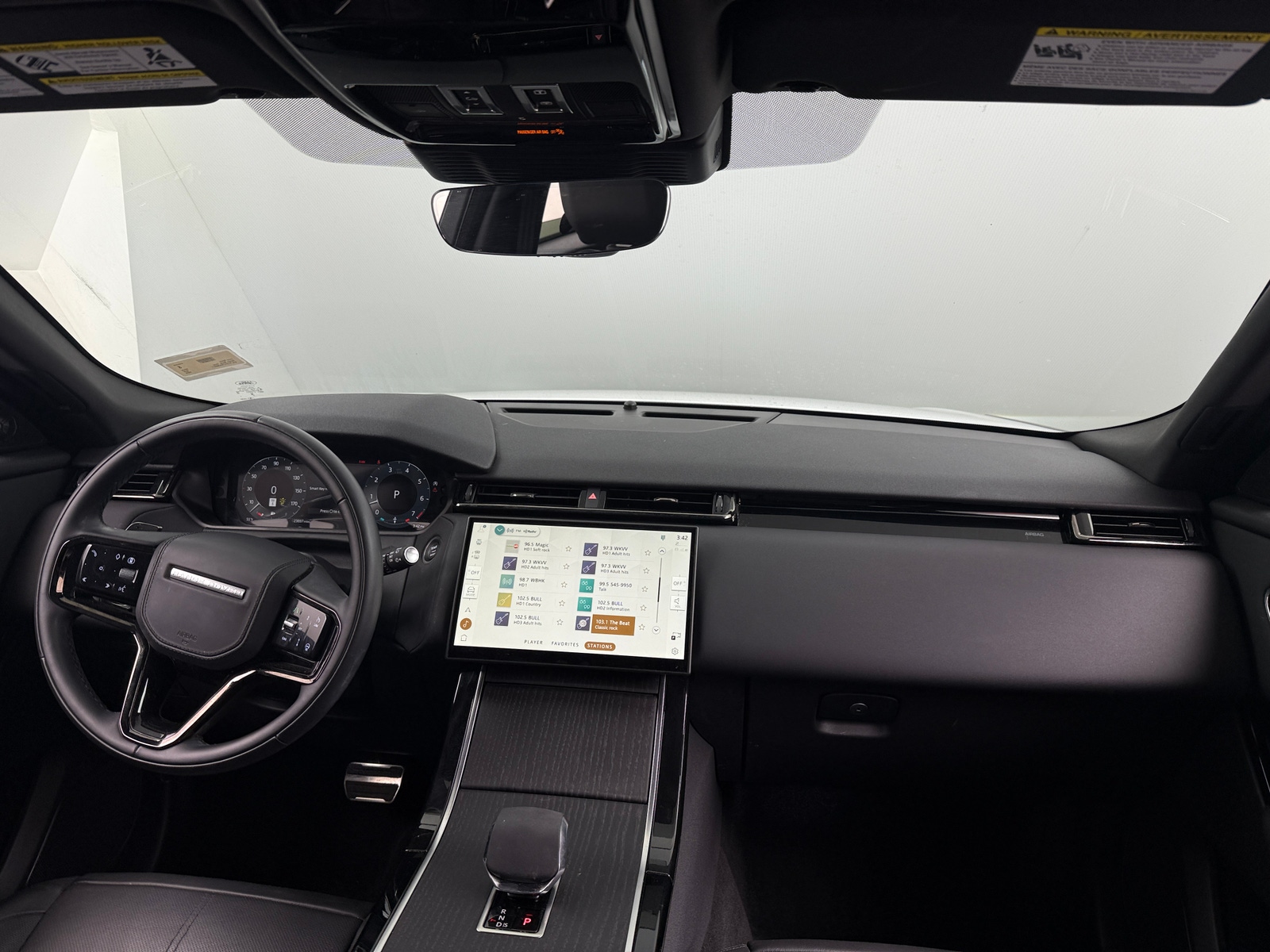 Thumbnail: 2025 Land Rover Range Rover Velar - 2