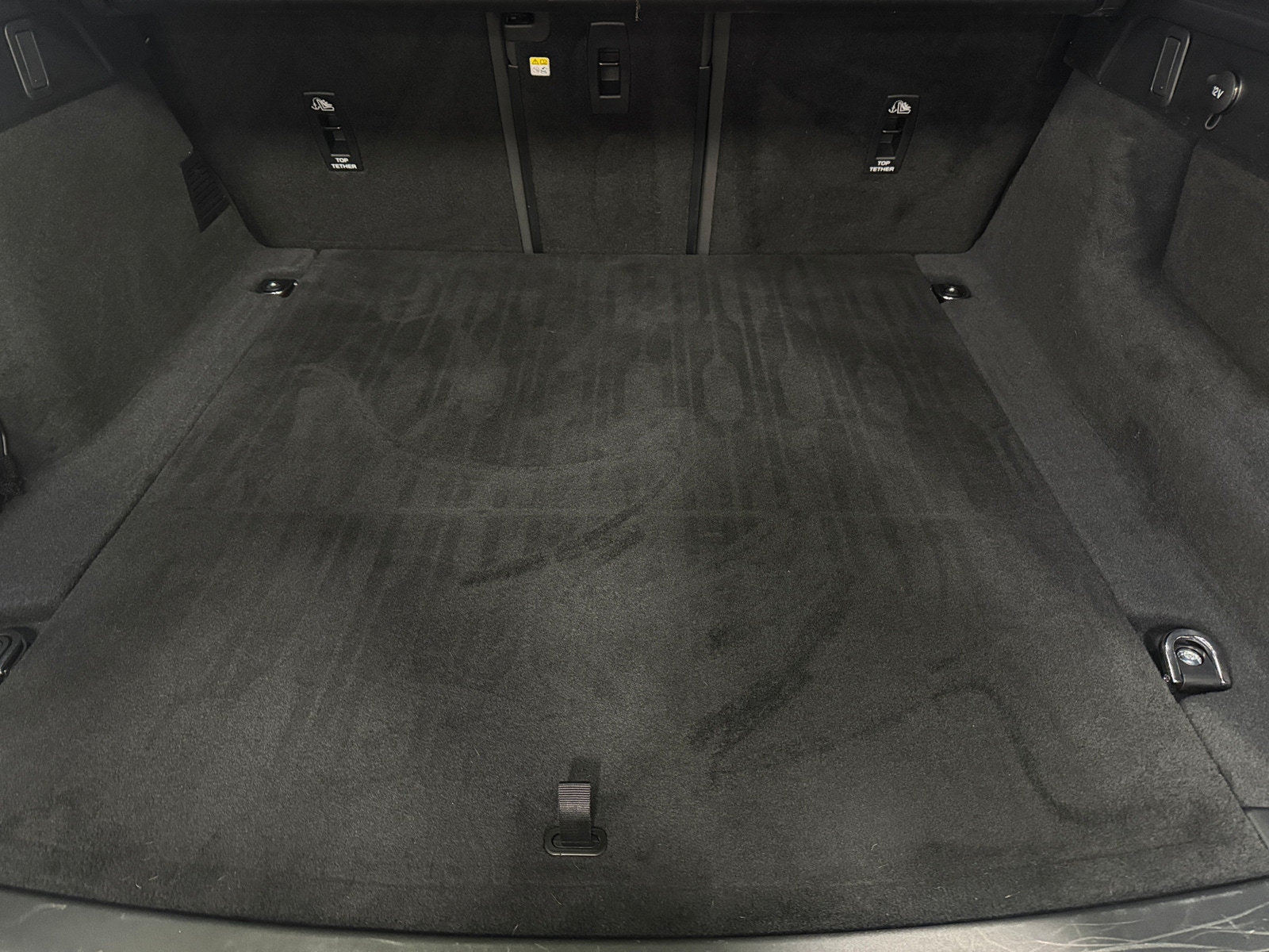 Thumbnail: 2025 Land Rover Range Rover Velar - 6