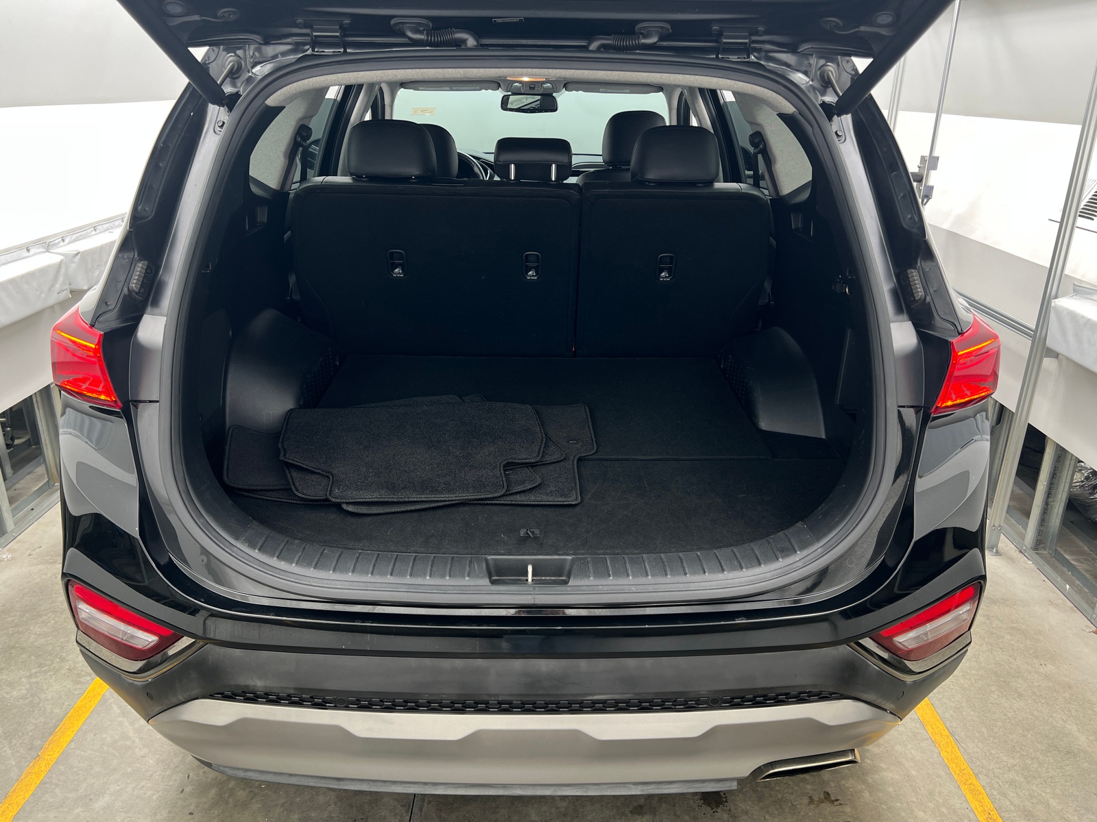 Thumbnail: 2019 Hyundai Santa Fe - 6