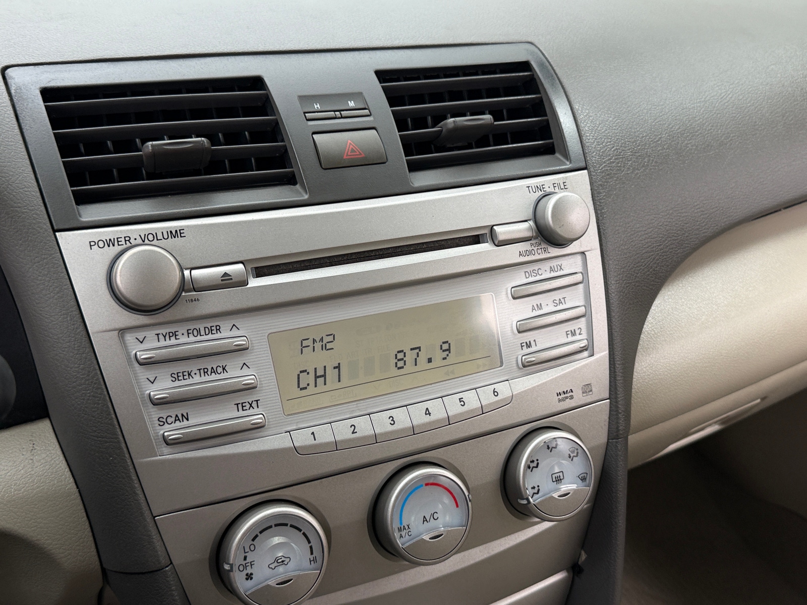 Thumbnail: 2011 Toyota Camry - 4