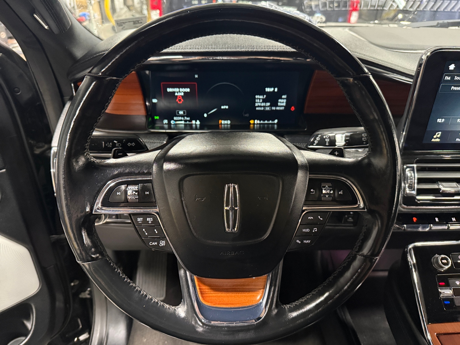 Thumbnail: 2018 Lincoln Navigator L - 4