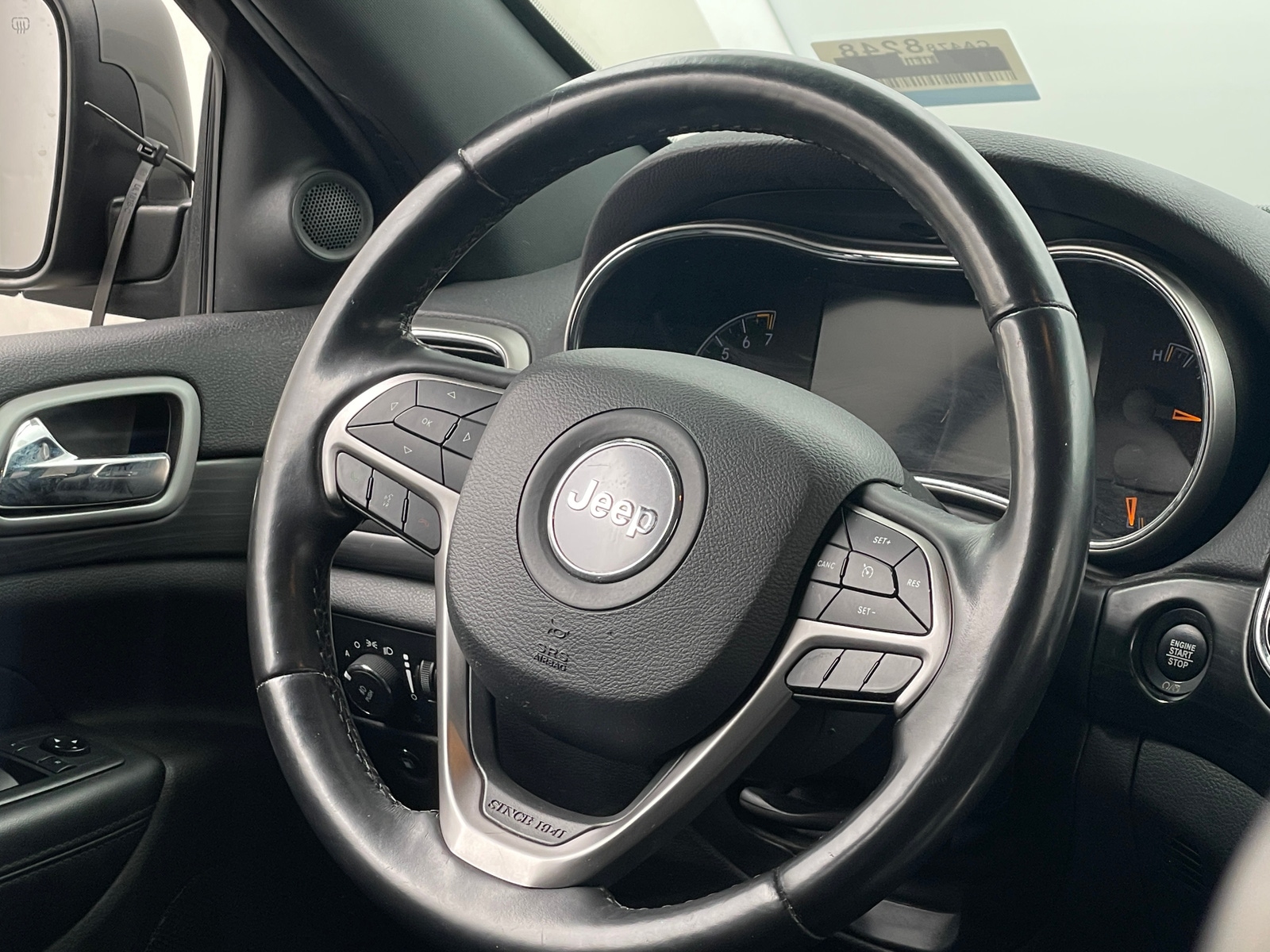 Thumbnail: 2019 Jeep Grand Cherokee - 4