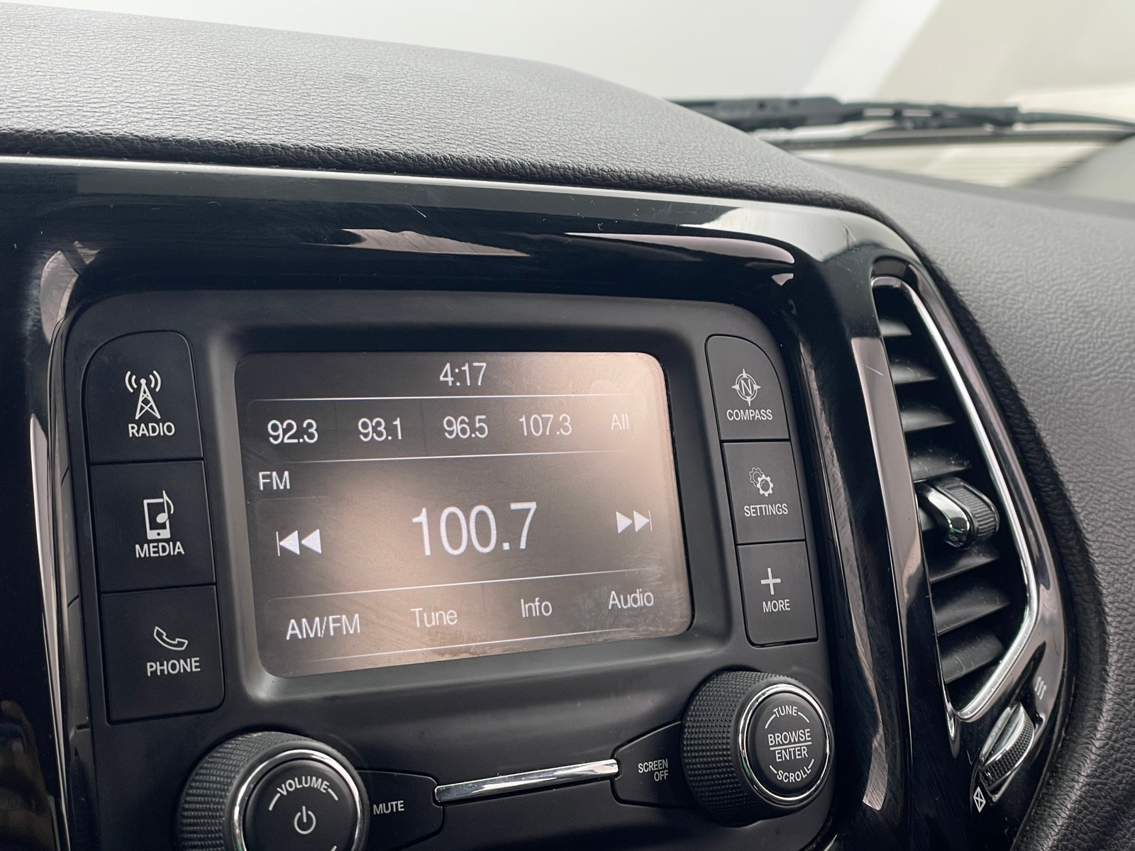 Thumbnail: 2018 Jeep Compass - 4