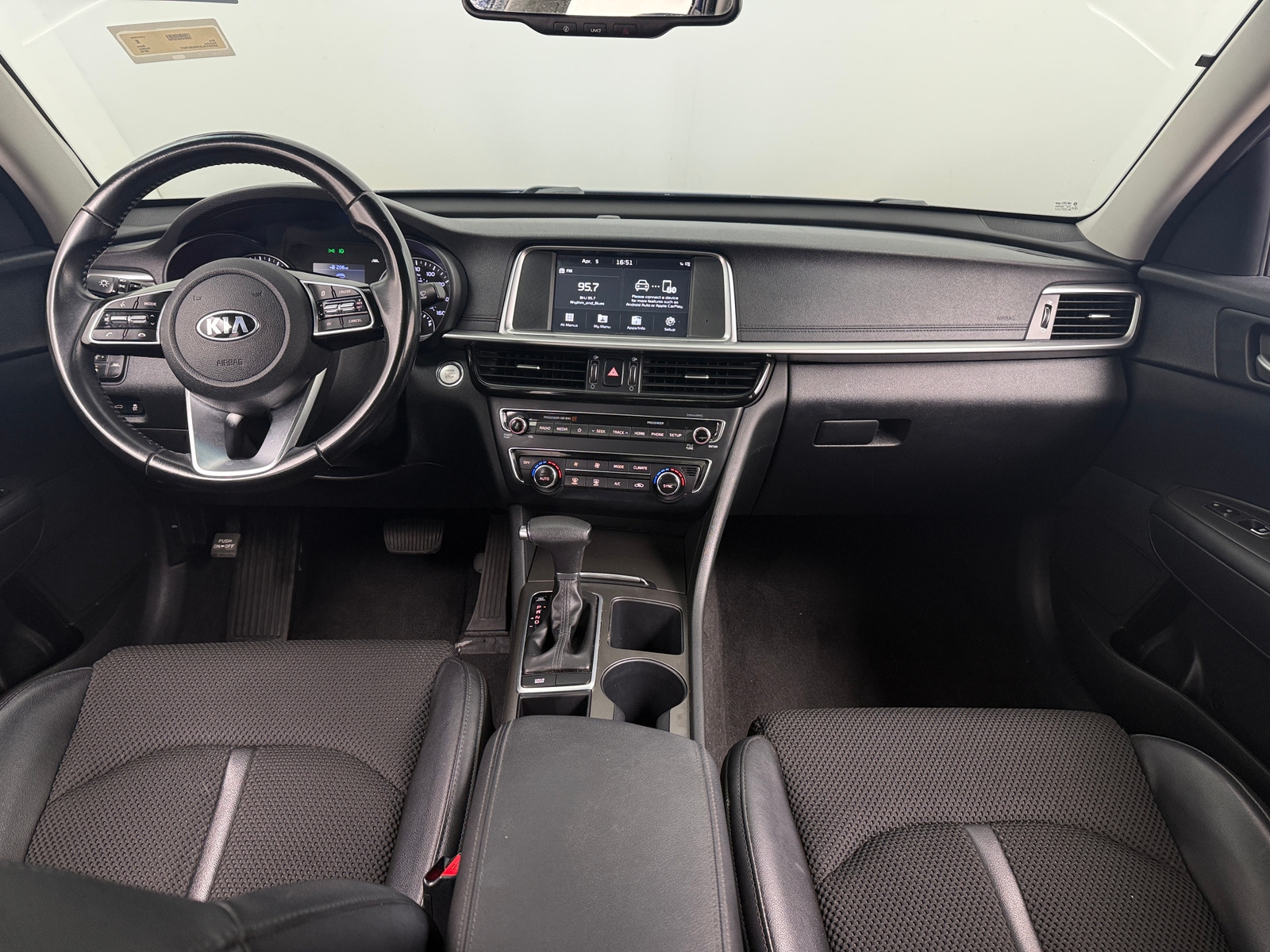 Thumbnail: 2019 Kia Optima - 3