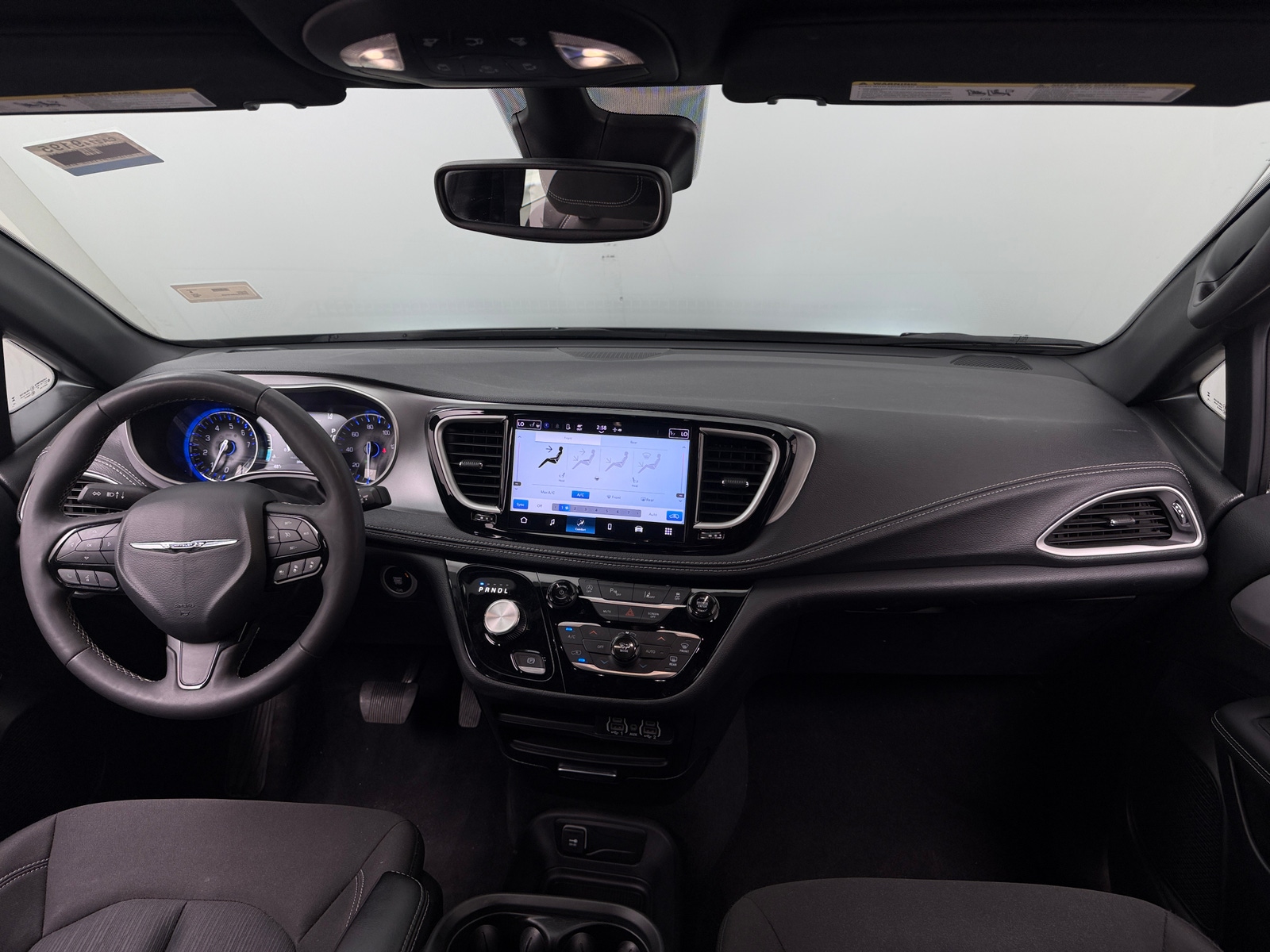 Thumbnail: 2024 Chrysler Pacifica - 3