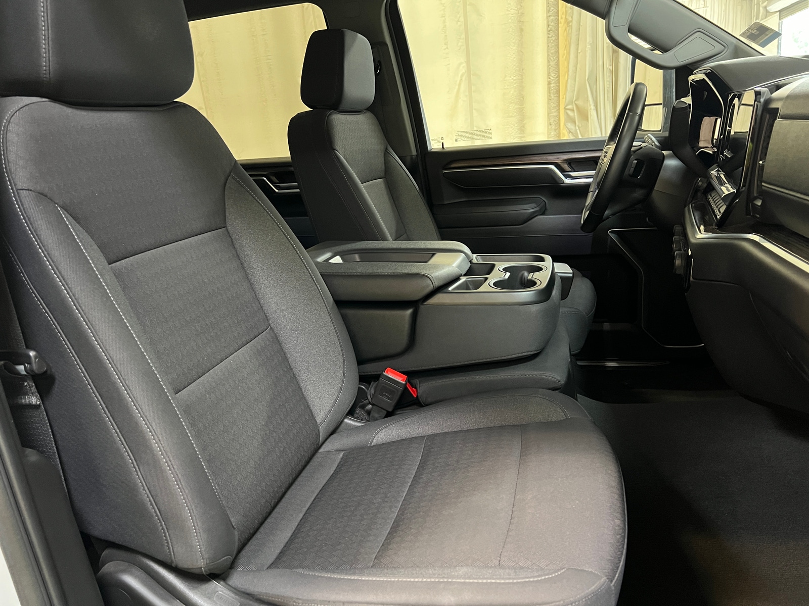 Thumbnail: 2025 Chevrolet Silverado 2500 - 2