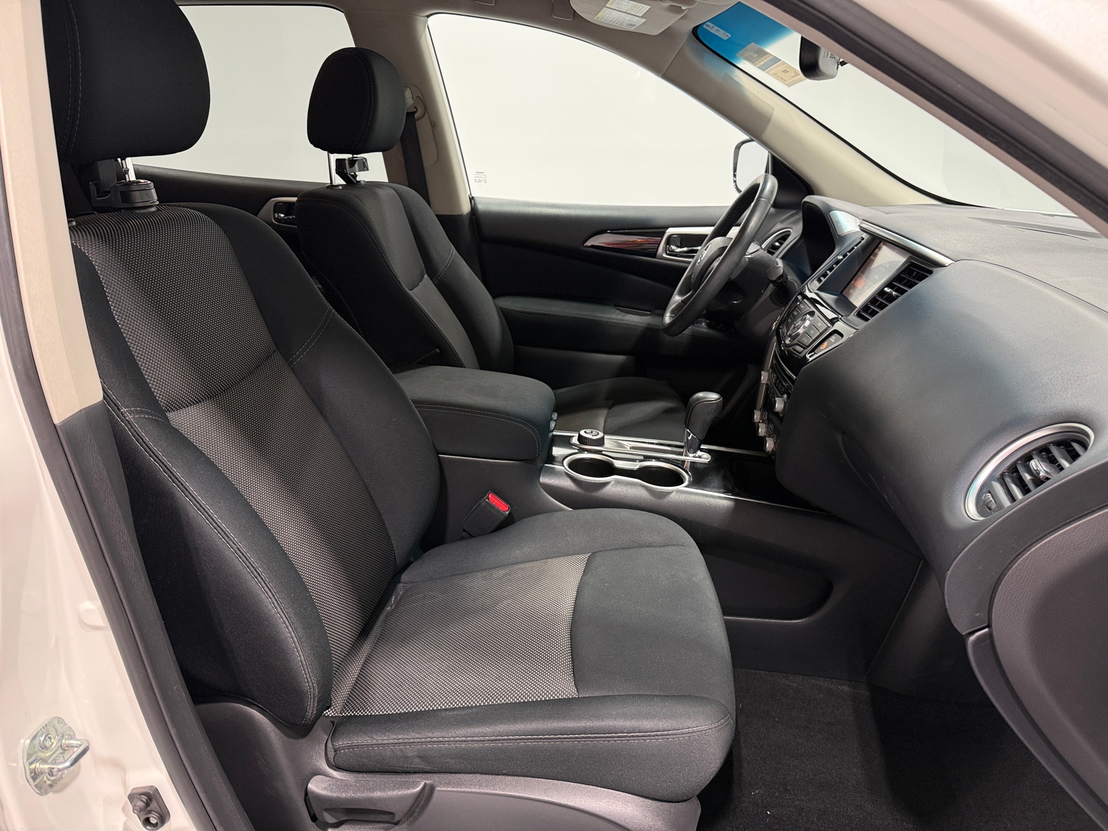 Thumbnail: 2017 Nissan Pathfinder - 2