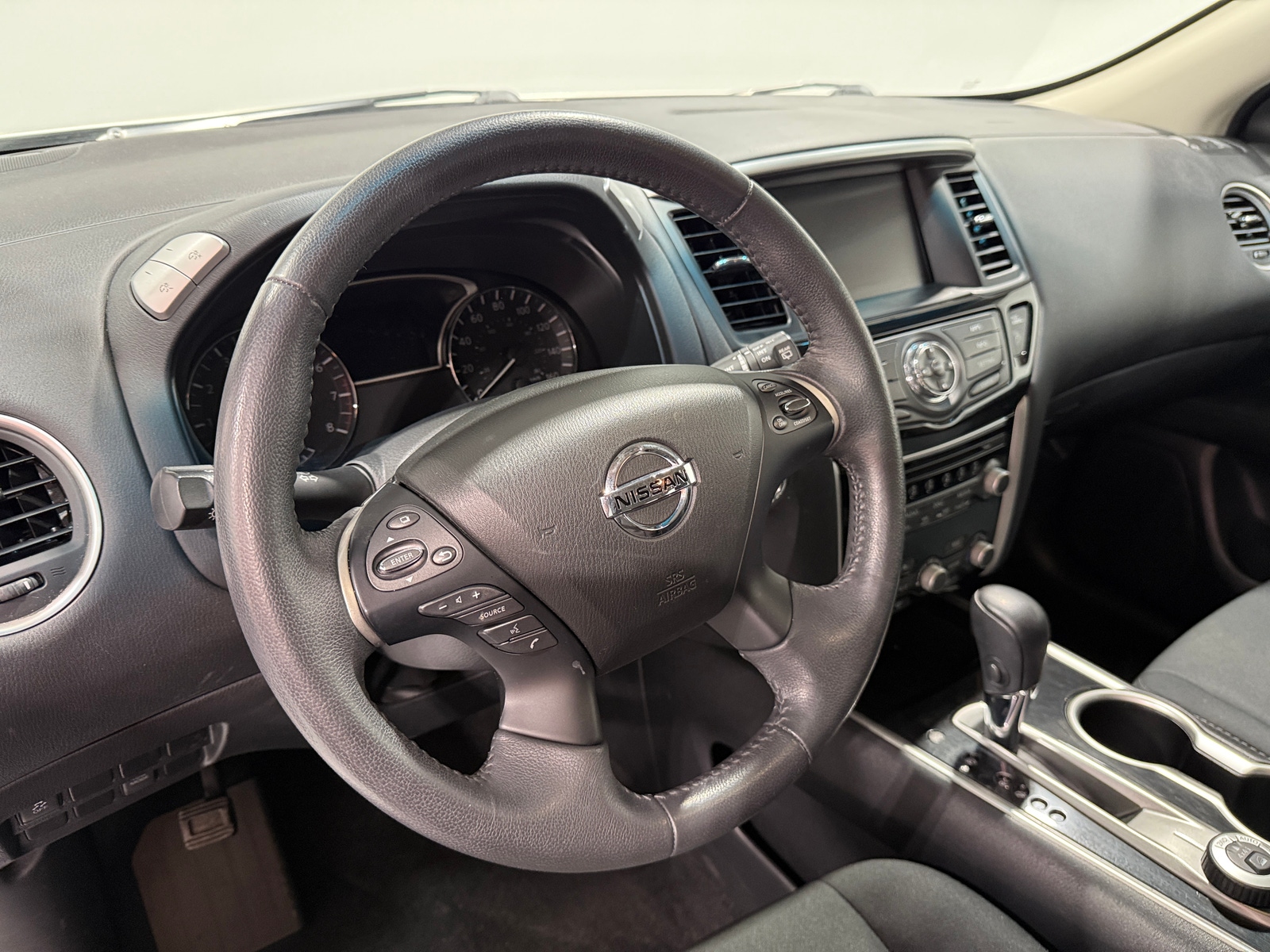 Thumbnail: 2017 Nissan Pathfinder - 5