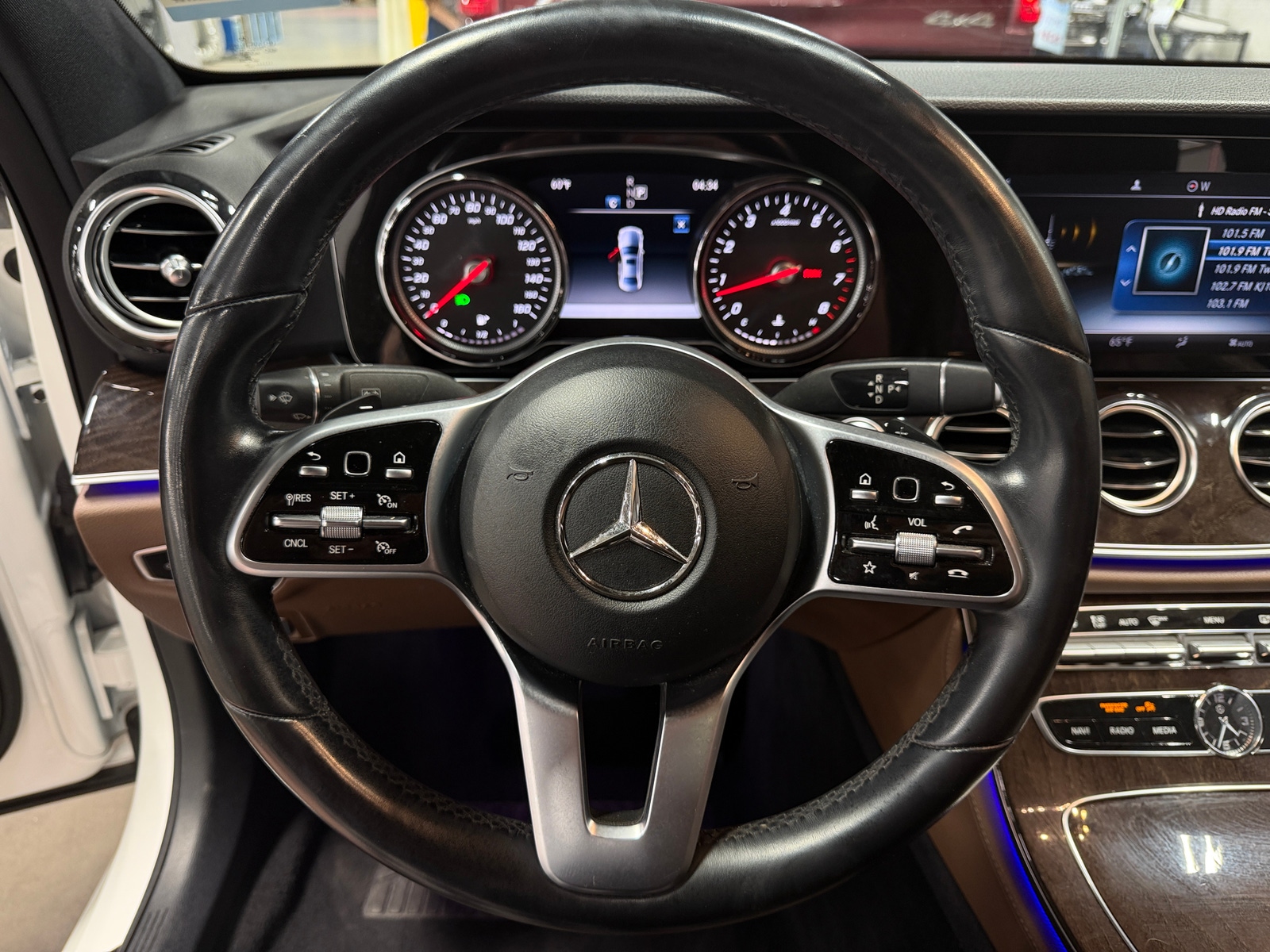 Thumbnail: 2019 Mercedes-Benz E-Class - 4