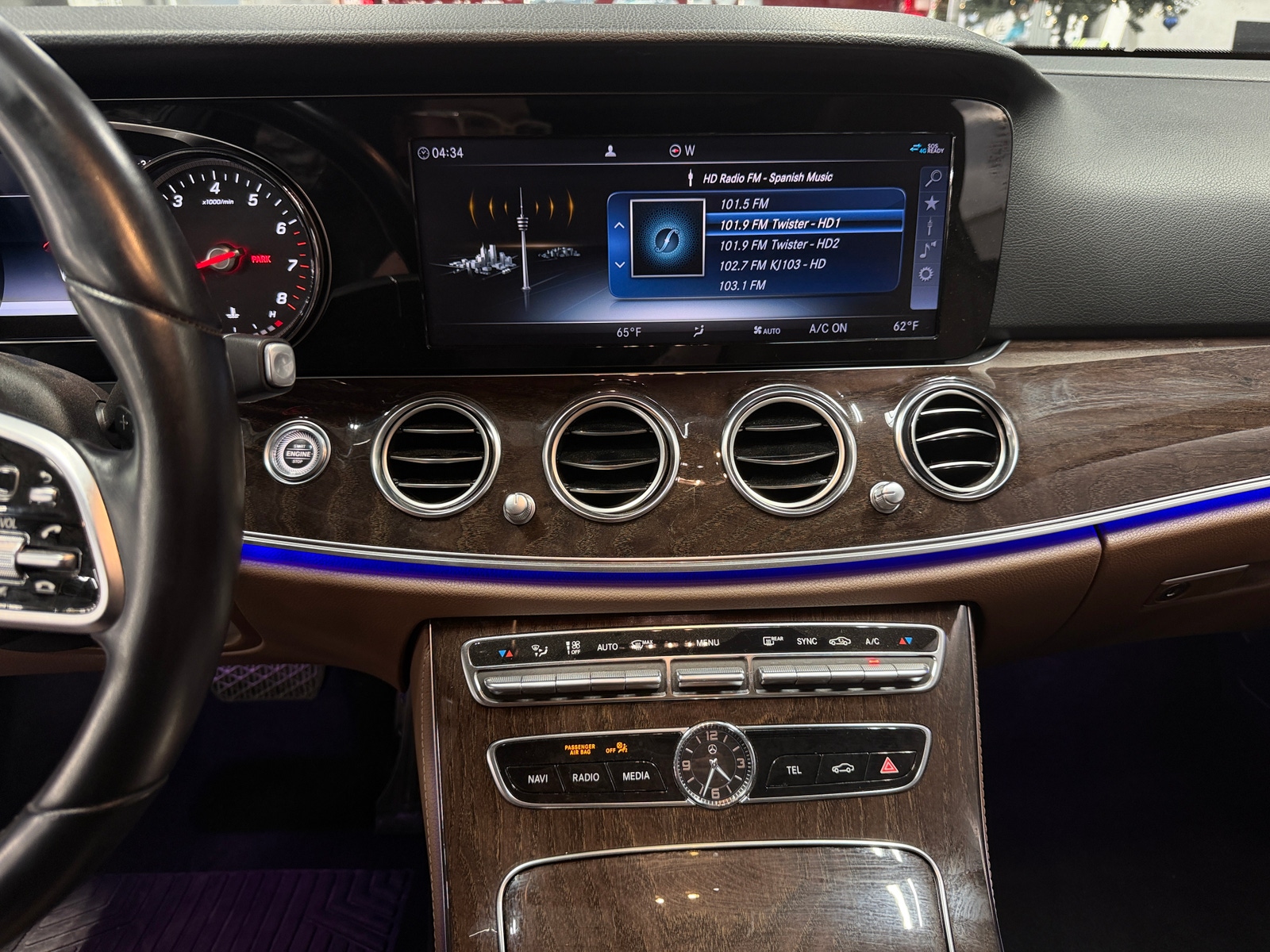 Thumbnail: 2019 Mercedes-Benz E-Class - 3