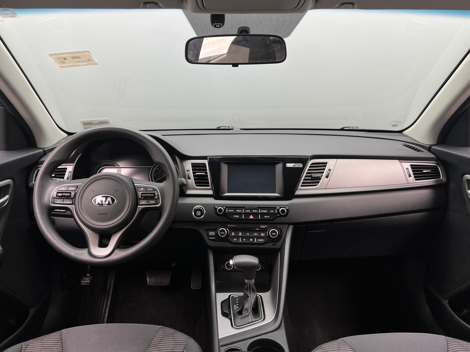 Thumbnail: 2018 Kia Niro - 3