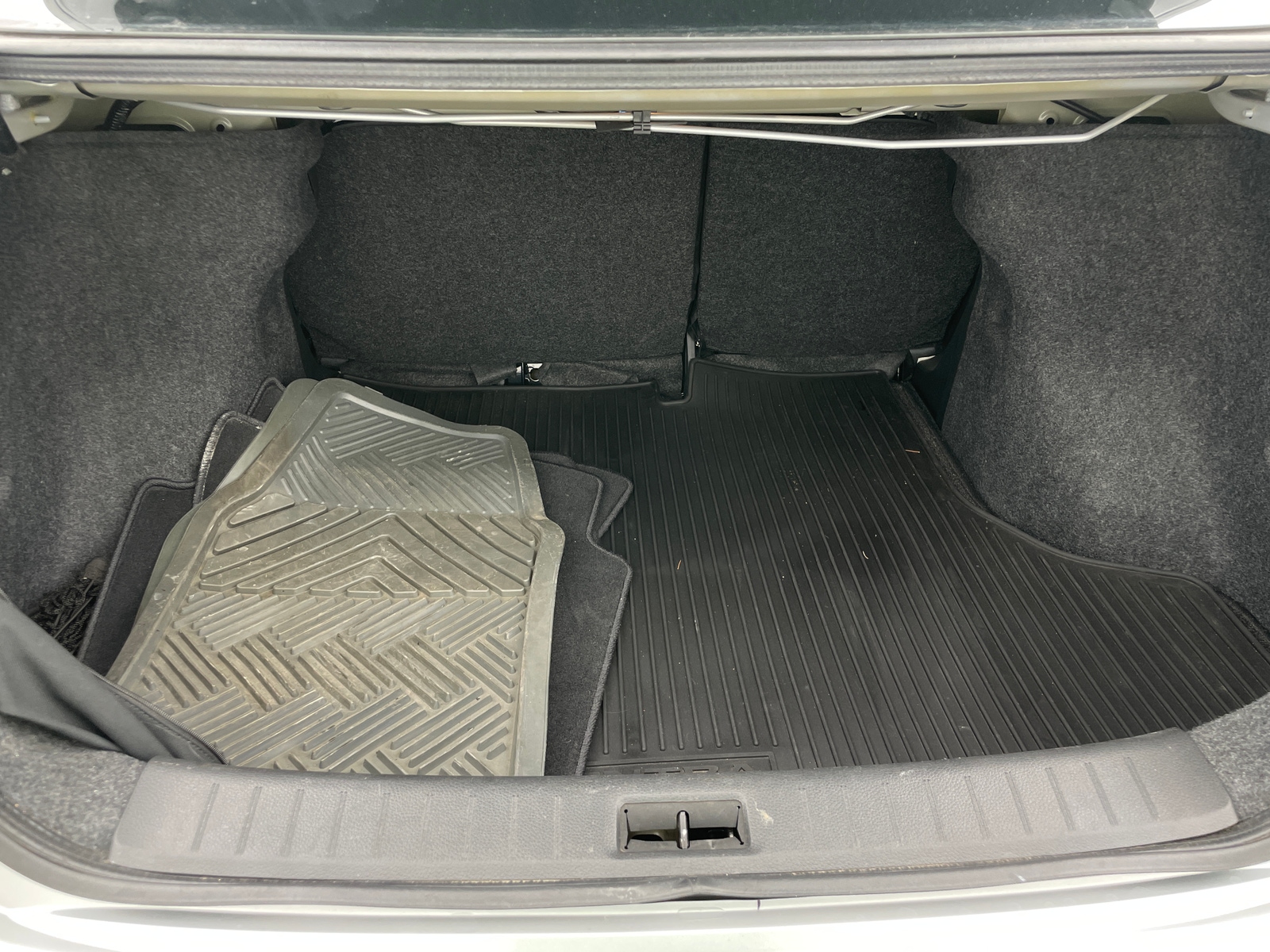 Thumbnail: 2018 Nissan Sentra - 6