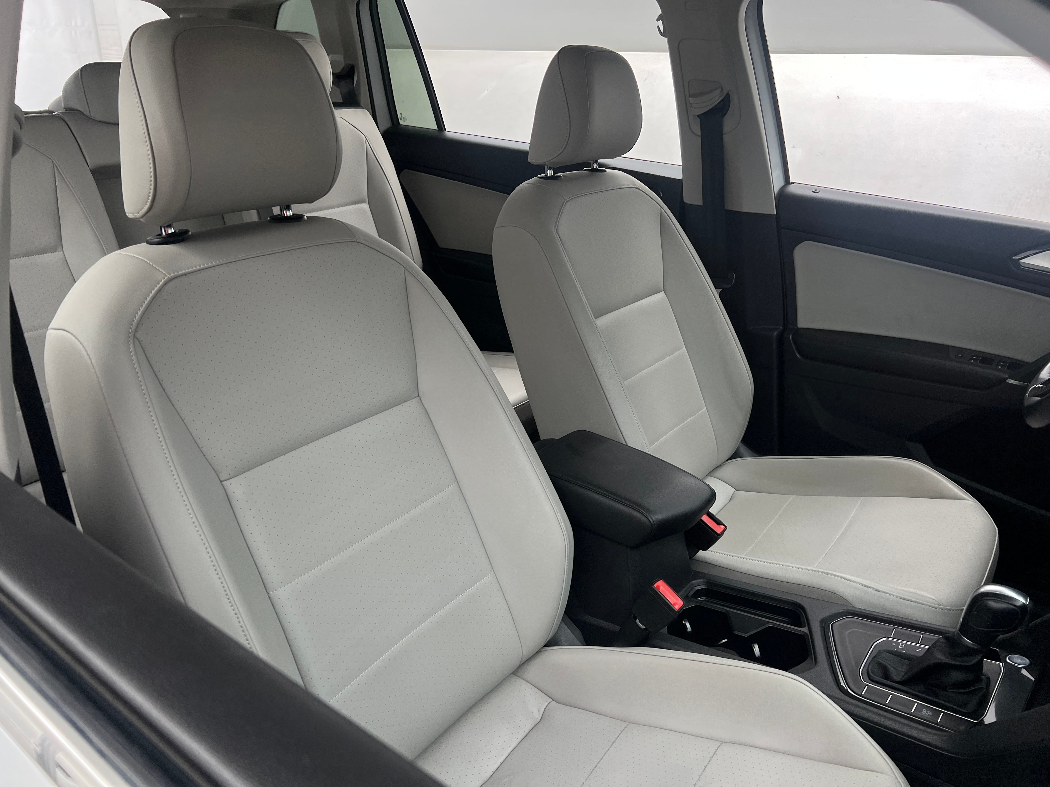 2018 Volkswagen Tiguan - Image 1