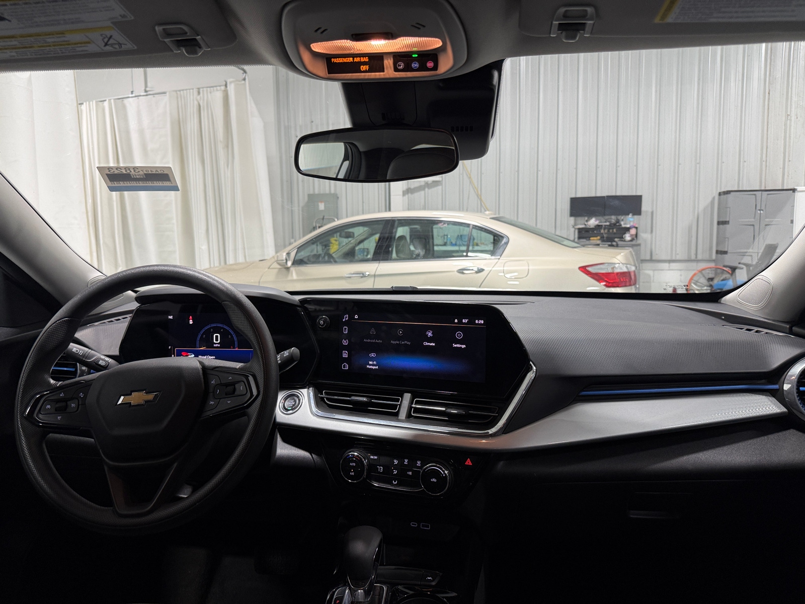 Thumbnail: 2025 Chevrolet Trax - 3